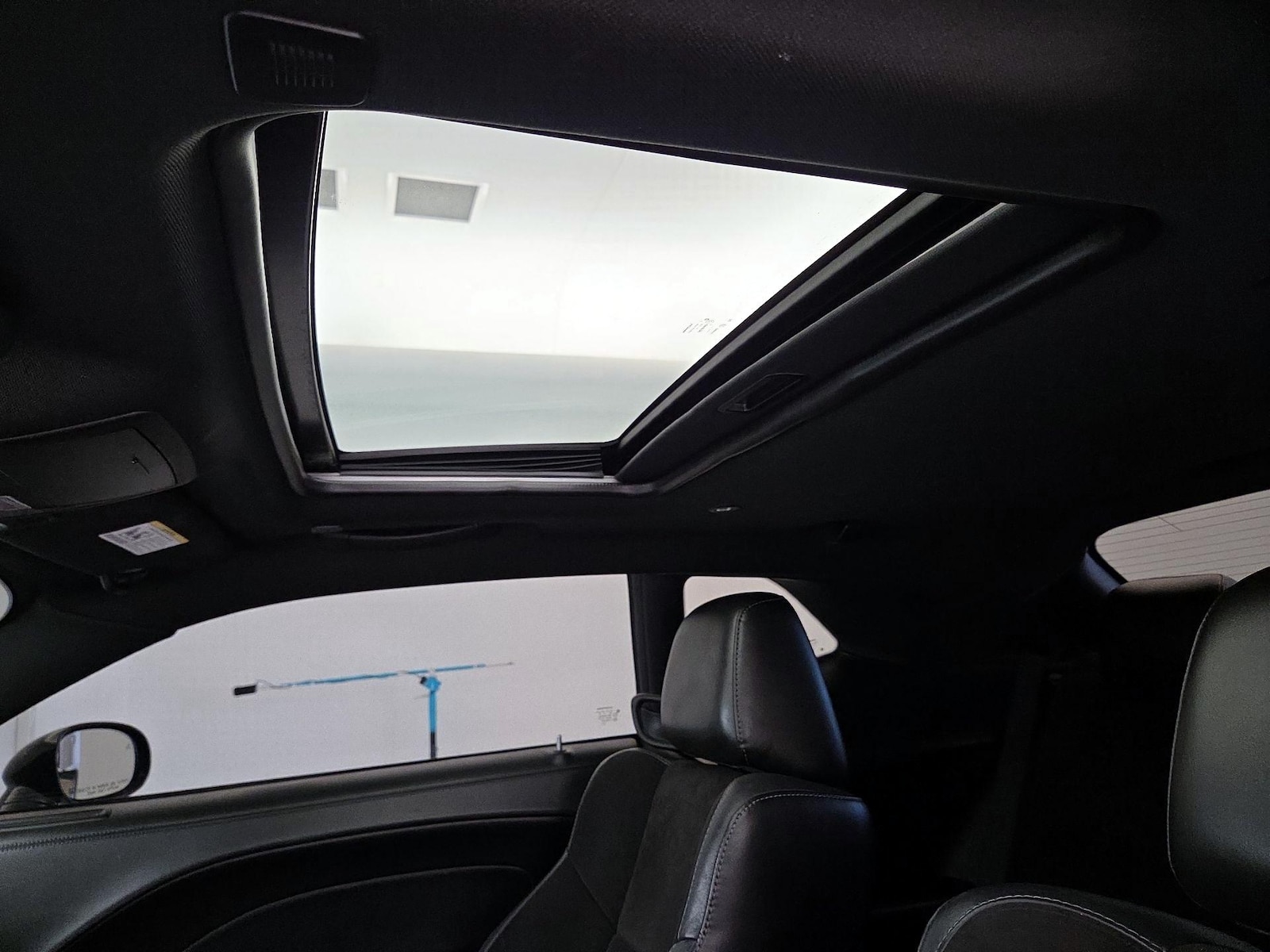 Sunroof(s) & Overhead Airbags