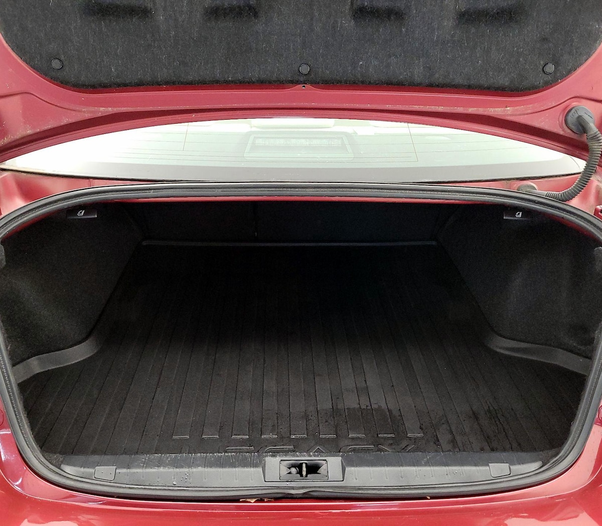Trunk/Cargo (Seats Up)
