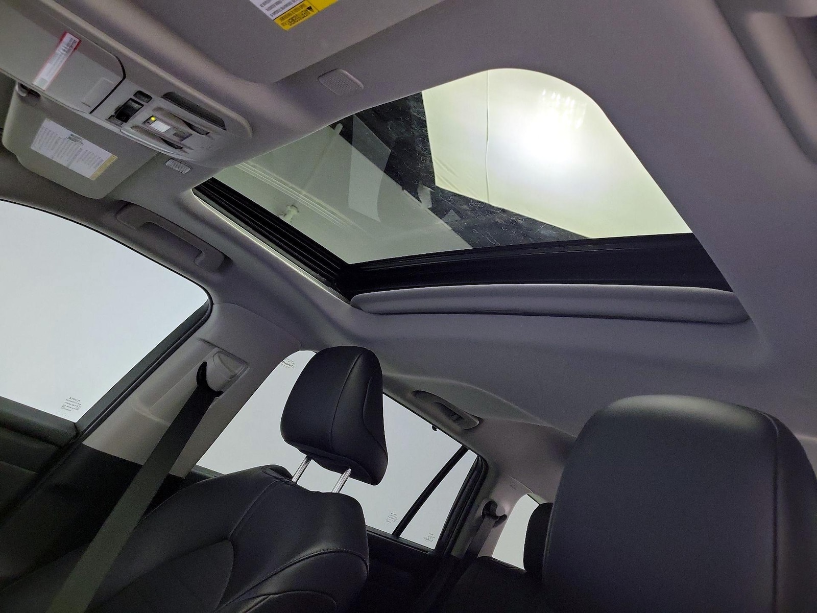 Sunroof(s) & Overhead Airbags