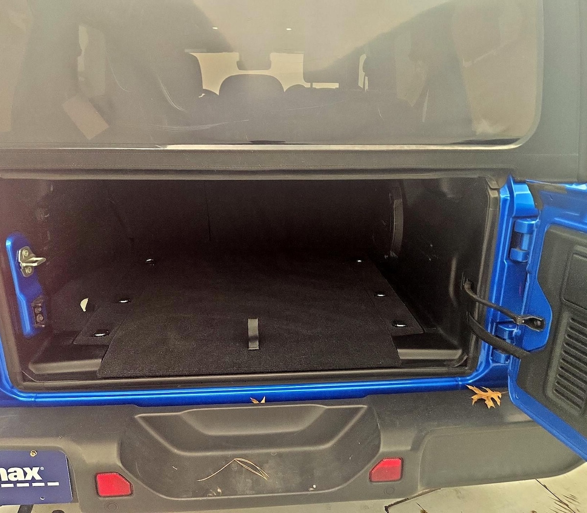 Trunk/Cargo (Seats Up)