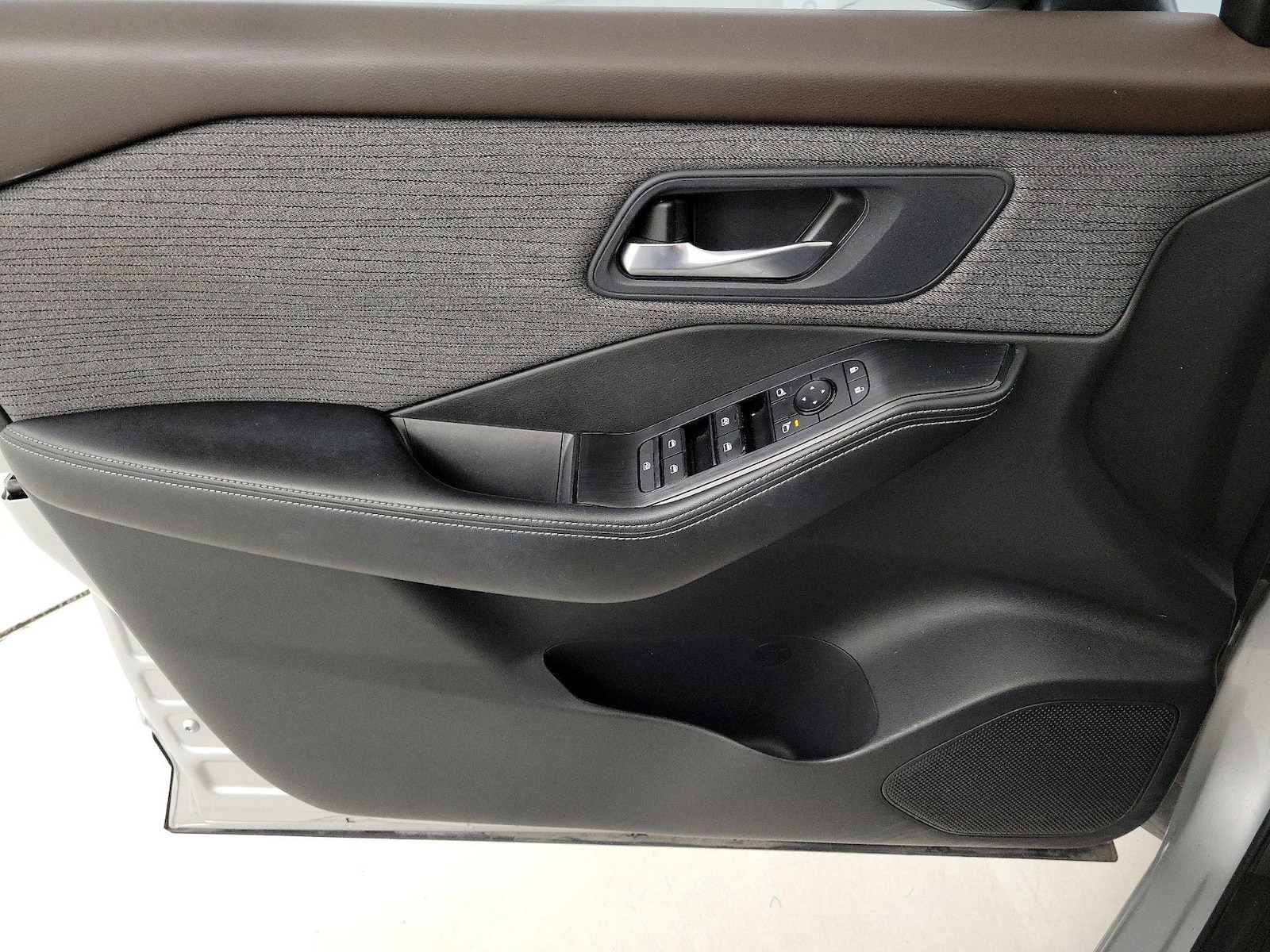 2022 Nissan Rogue SV - Photo 13