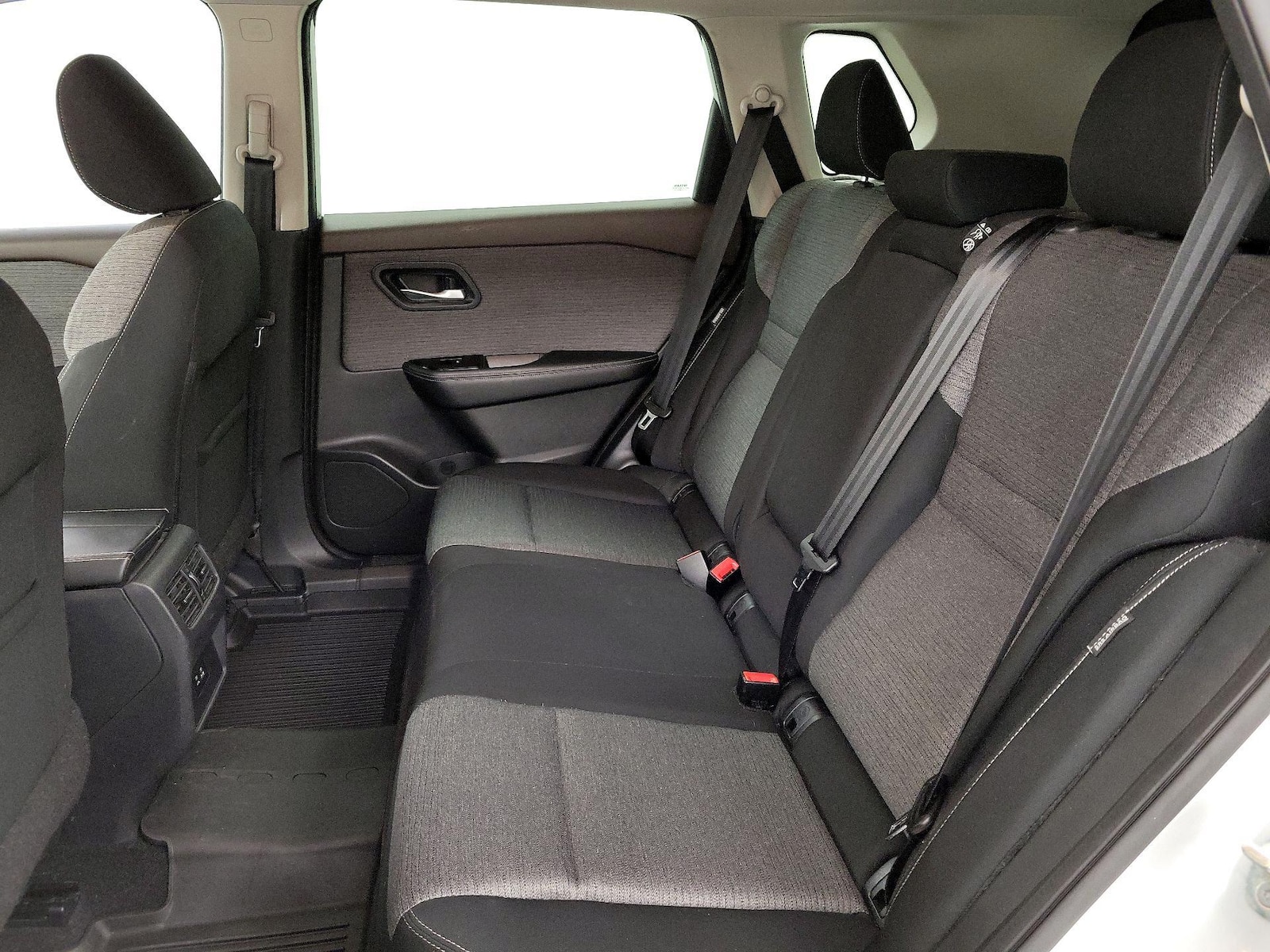 2022 Nissan Rogue SV - Photo 20
