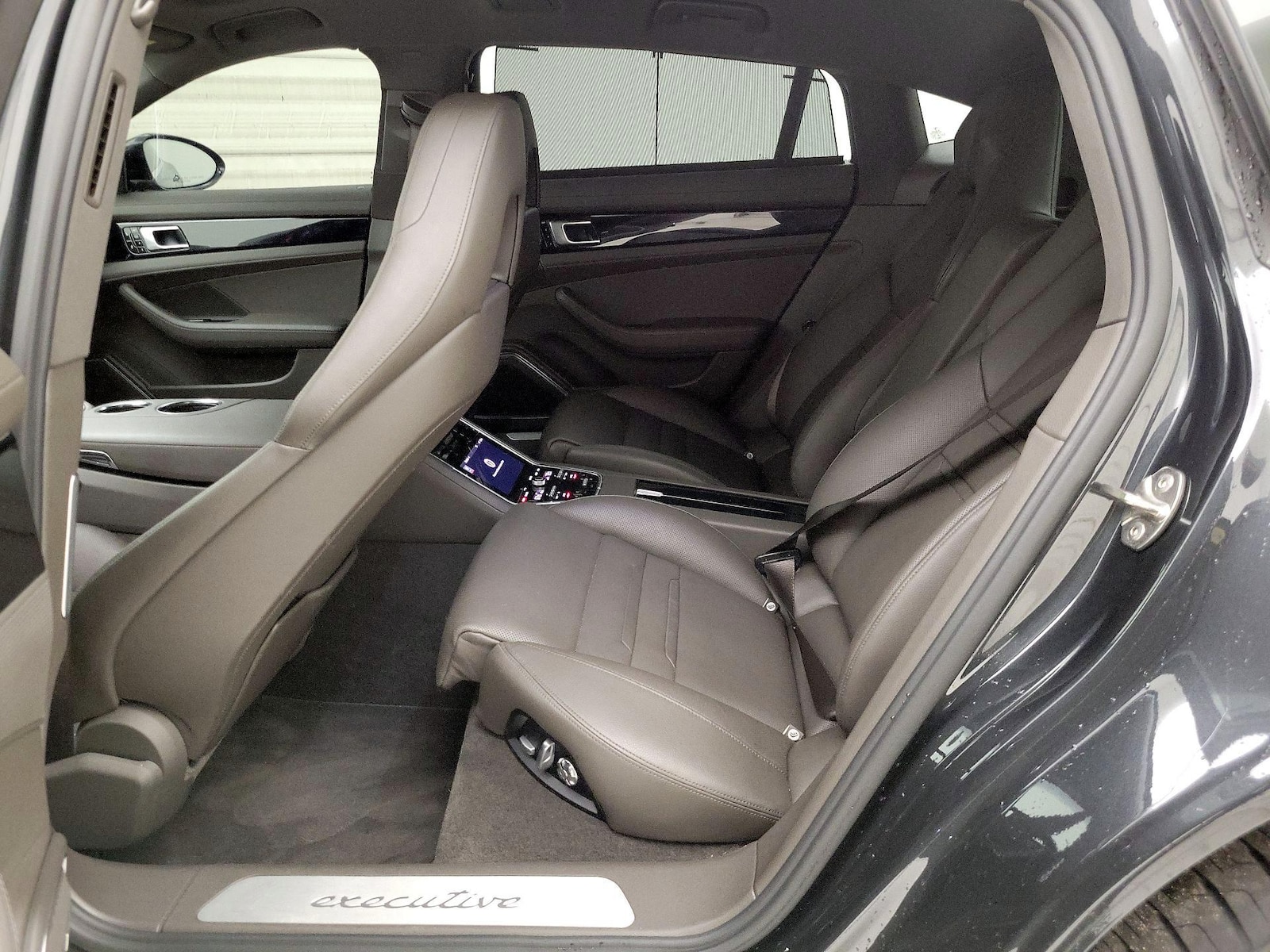 Rear A/C Seat(s)