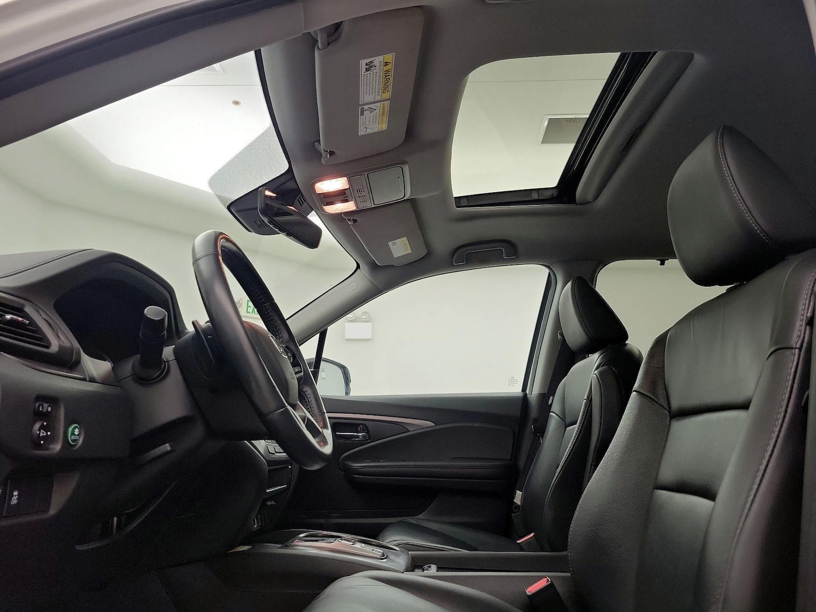 Sunroof(s) & Overhead Airbags