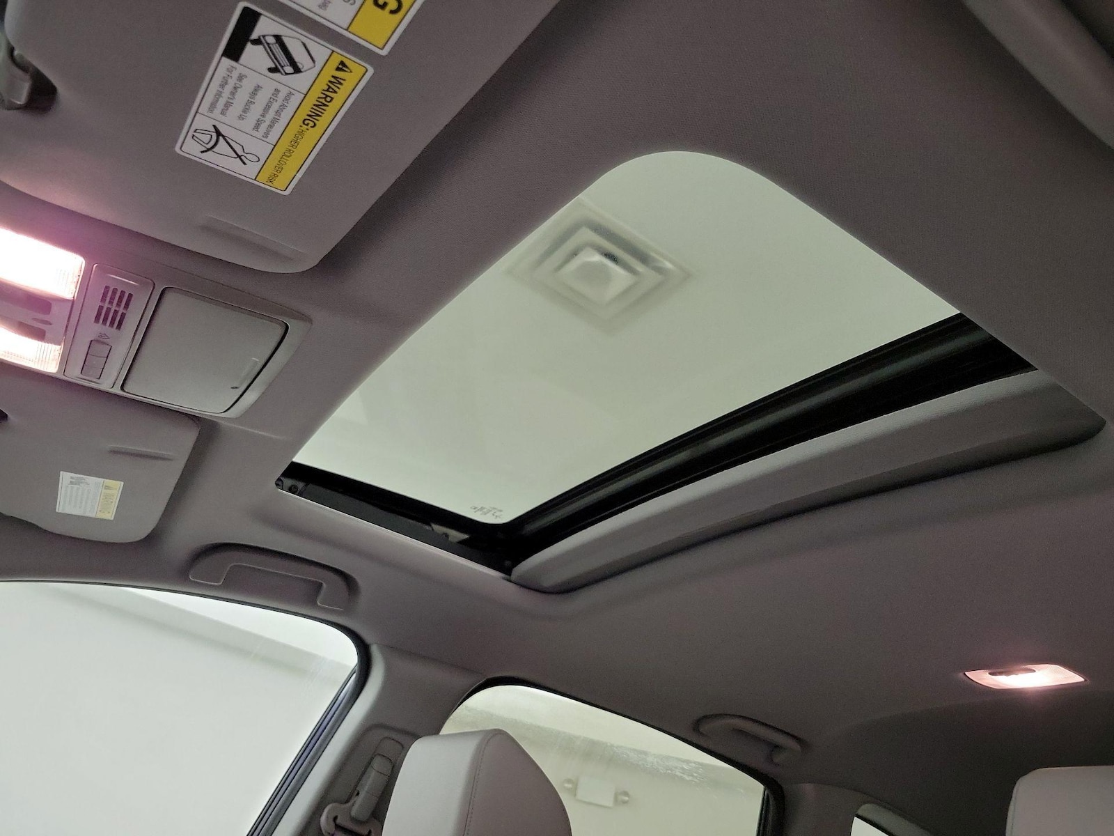 Sunroof(s) & Overhead Airbags