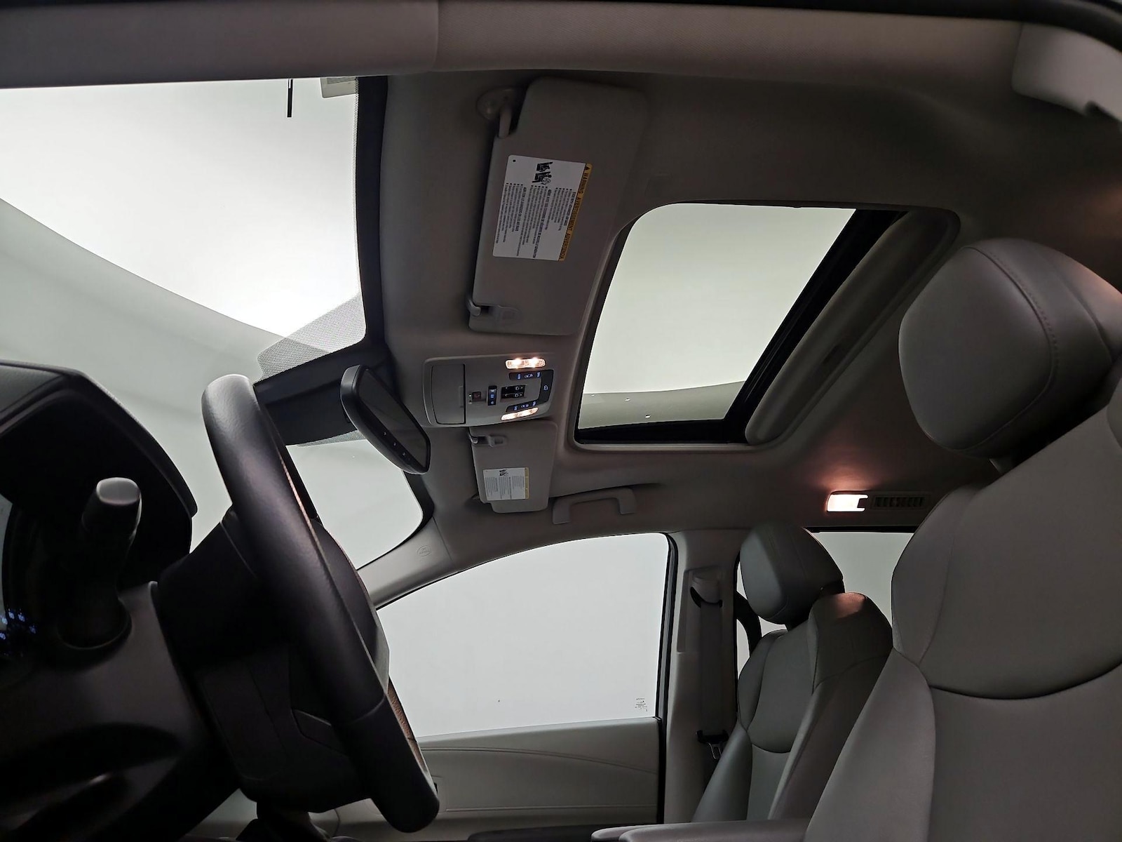Sunroof(s) & Overhead Airbags