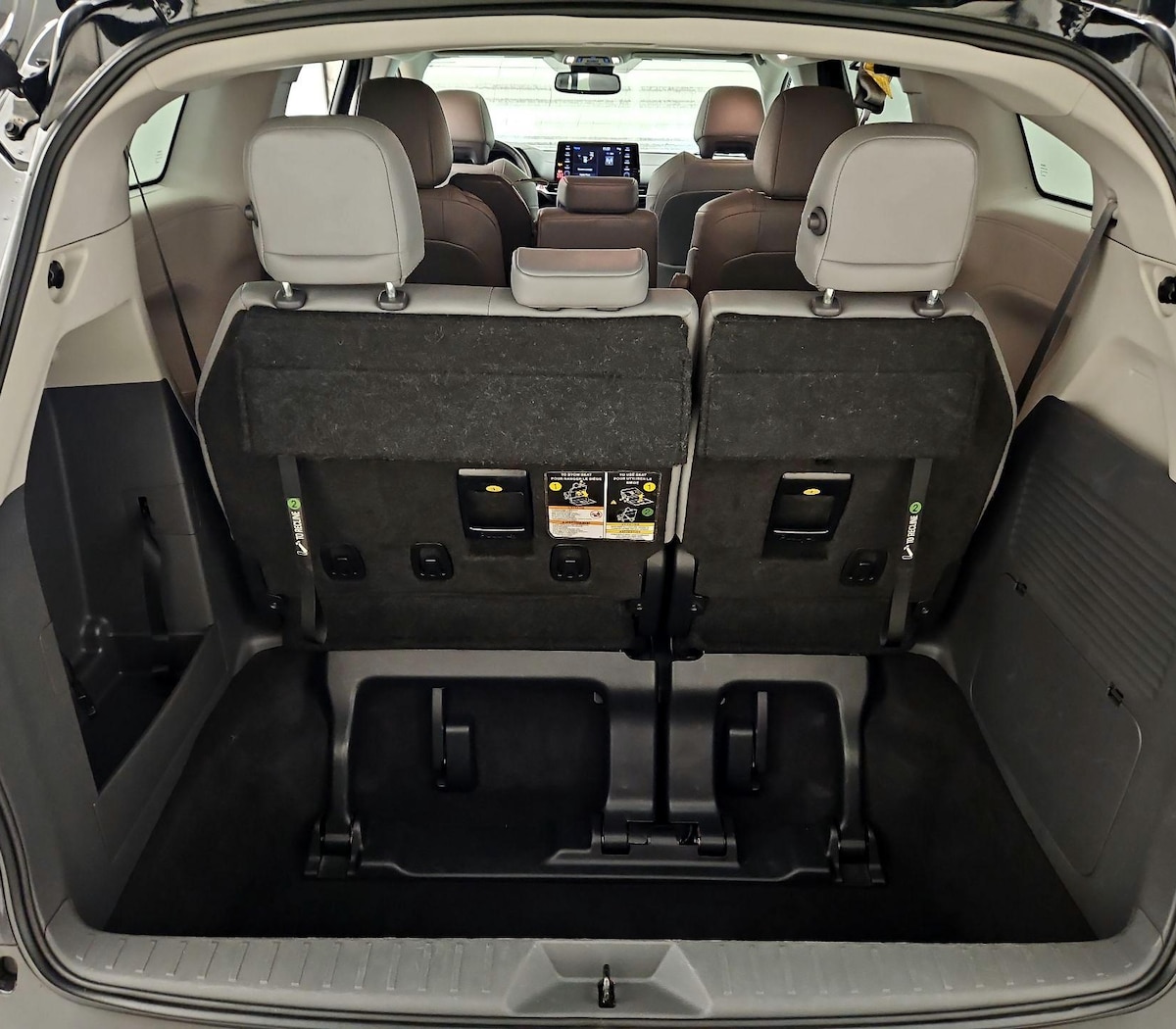 Trunk/Cargo (Seats Up)