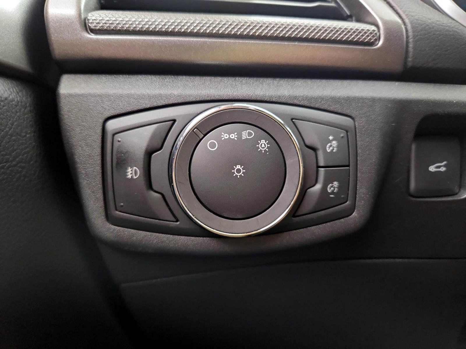 2019 Ford Fusion SE - Photo 14