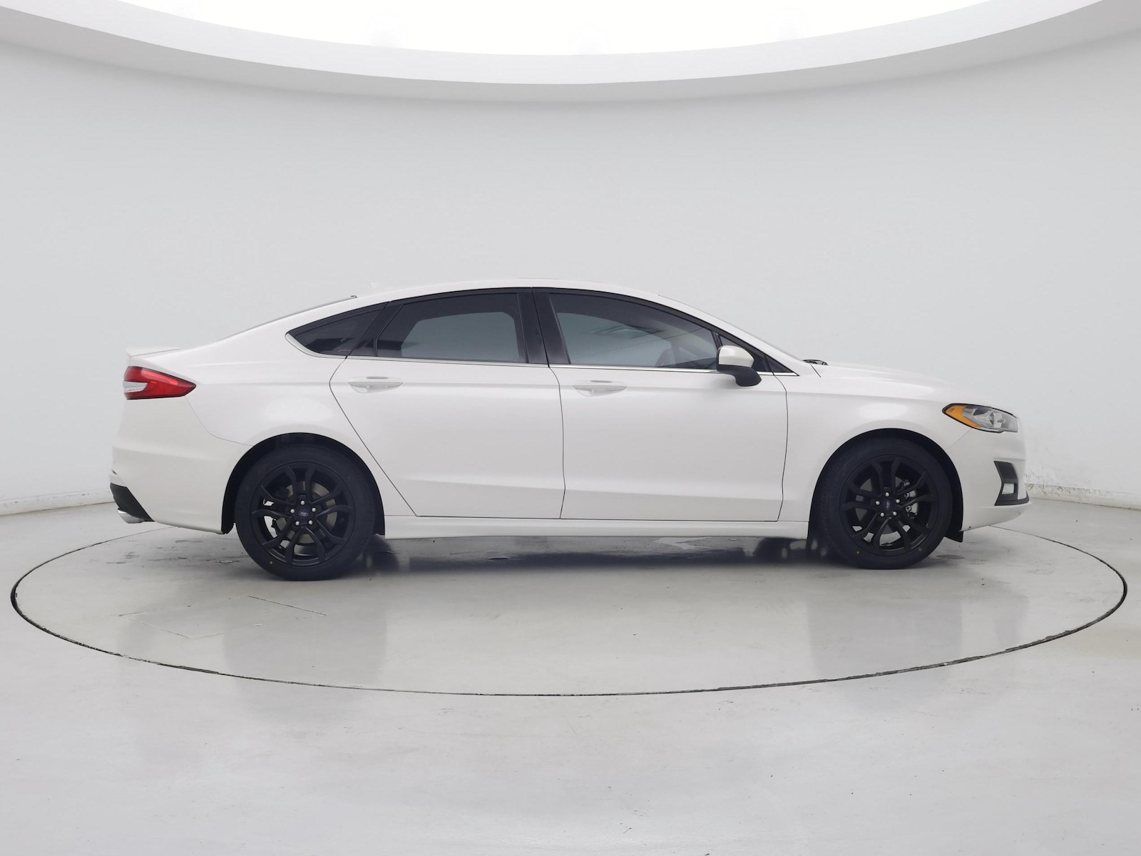 2019 Ford Fusion SE - Photo 8