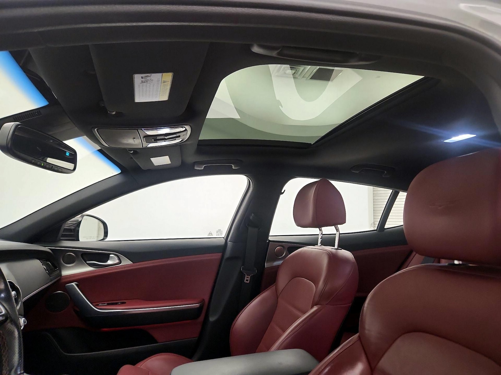 Sunroof(s) & Overhead Airbags