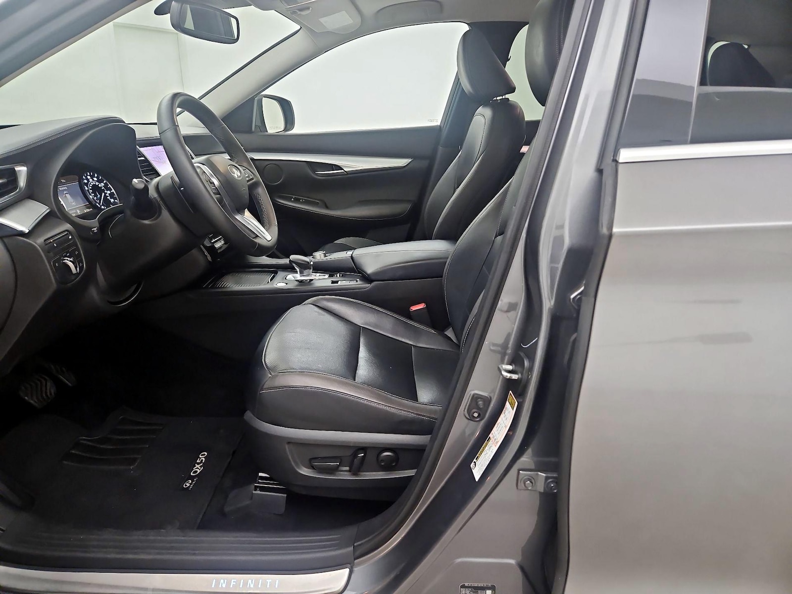 Power Seat(s) & Leather Seats