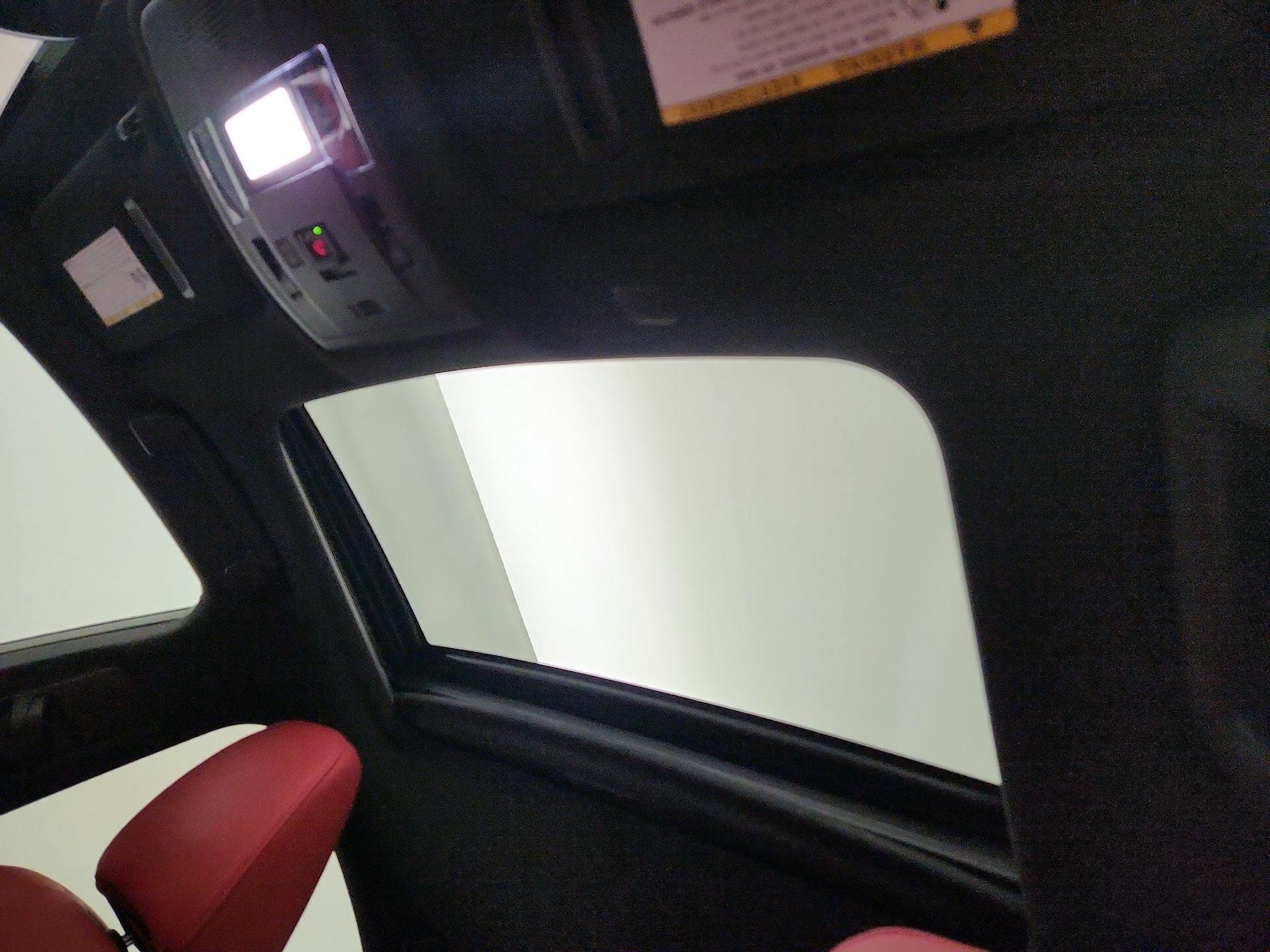 Sunroof(s) & Overhead Airbags