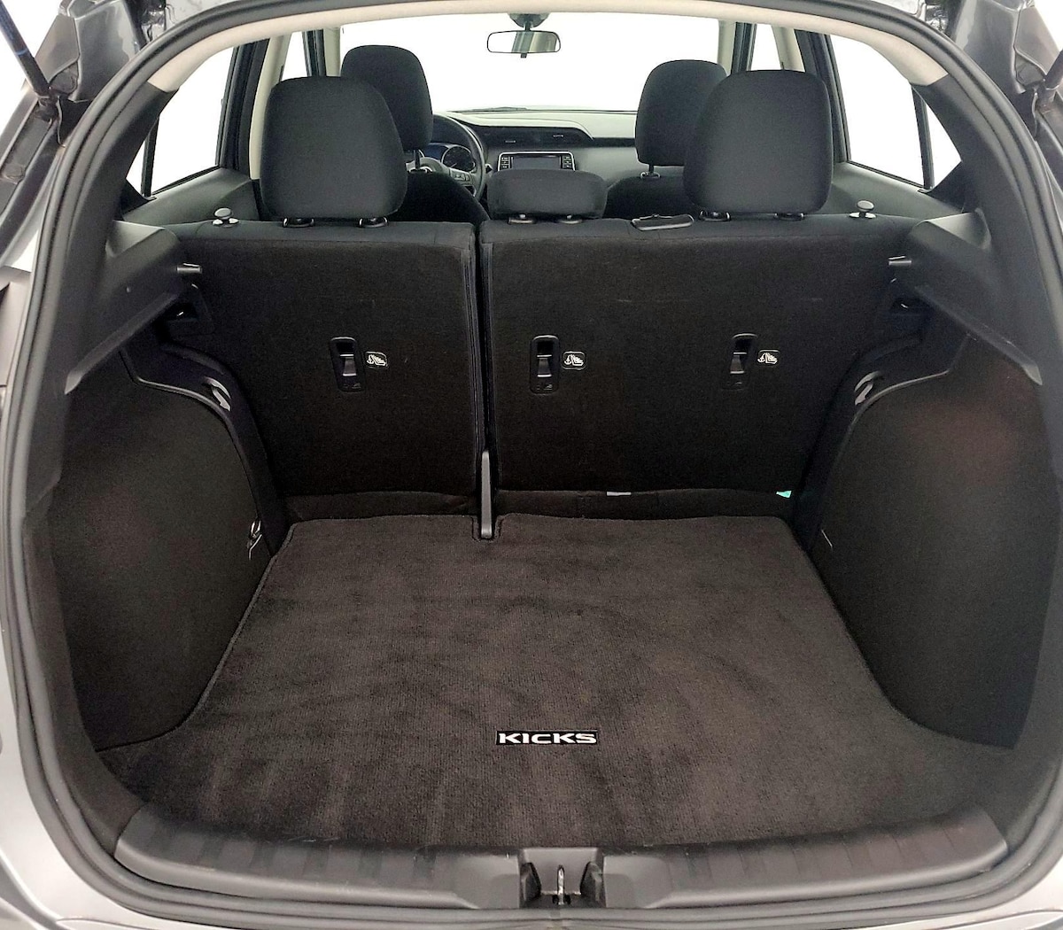 Trunk/Cargo (Seats Up)