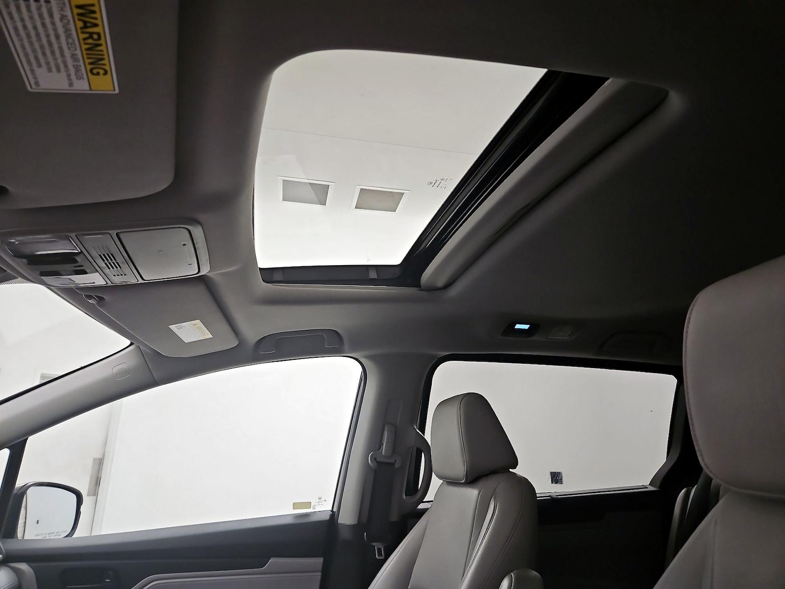 Sunroof(s) & Overhead Airbags