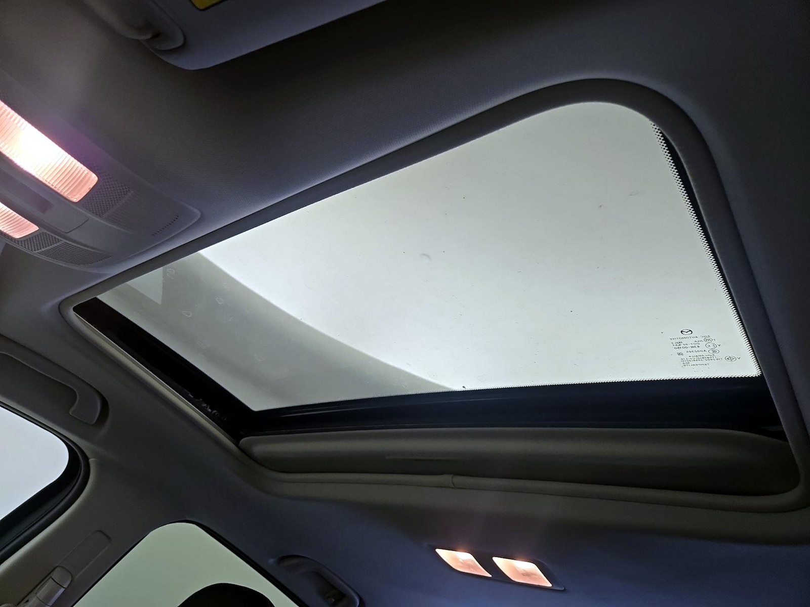 Sunroof(s) & Overhead Airbags