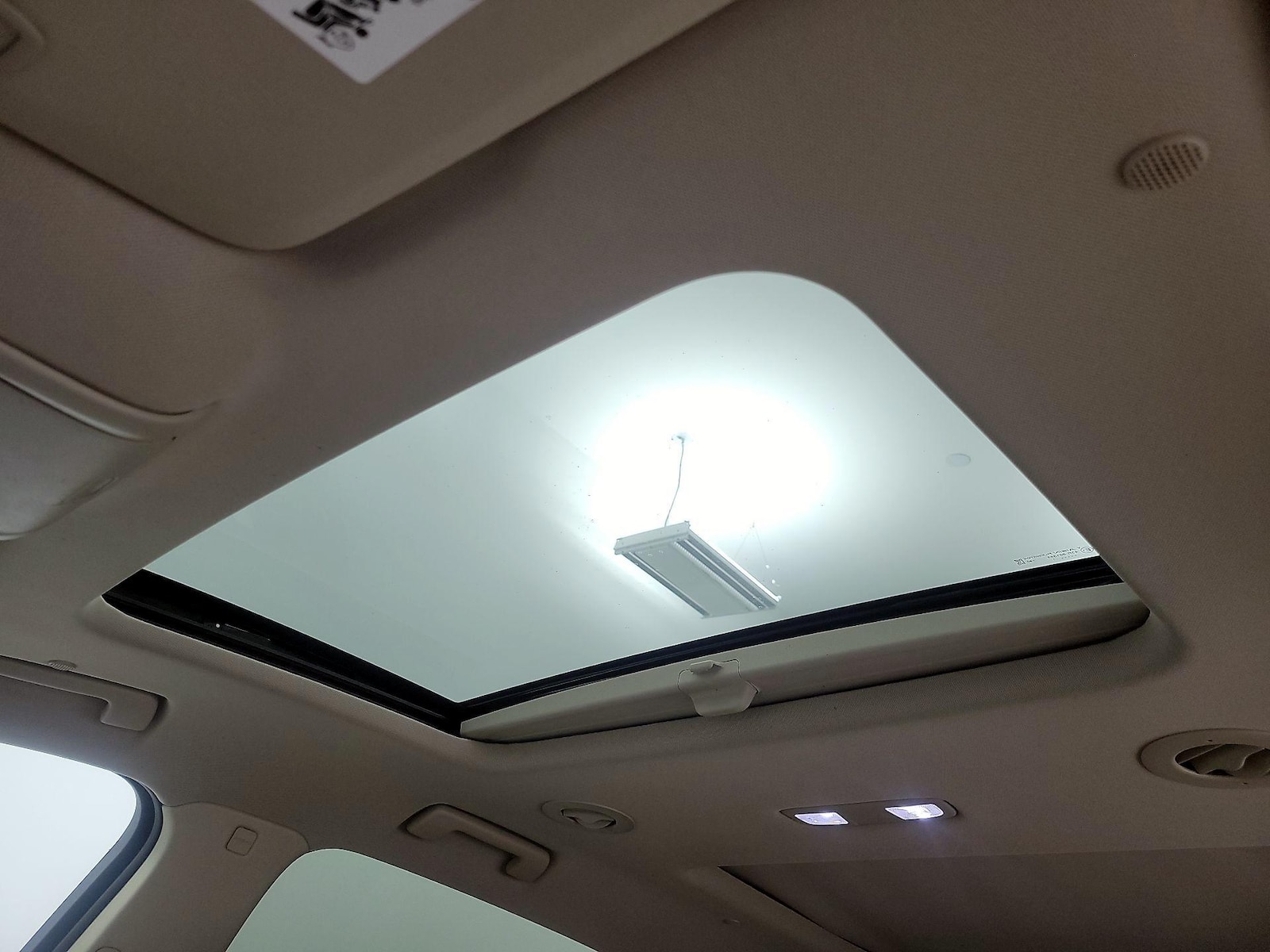 Sunroof(s) & Overhead Airbags