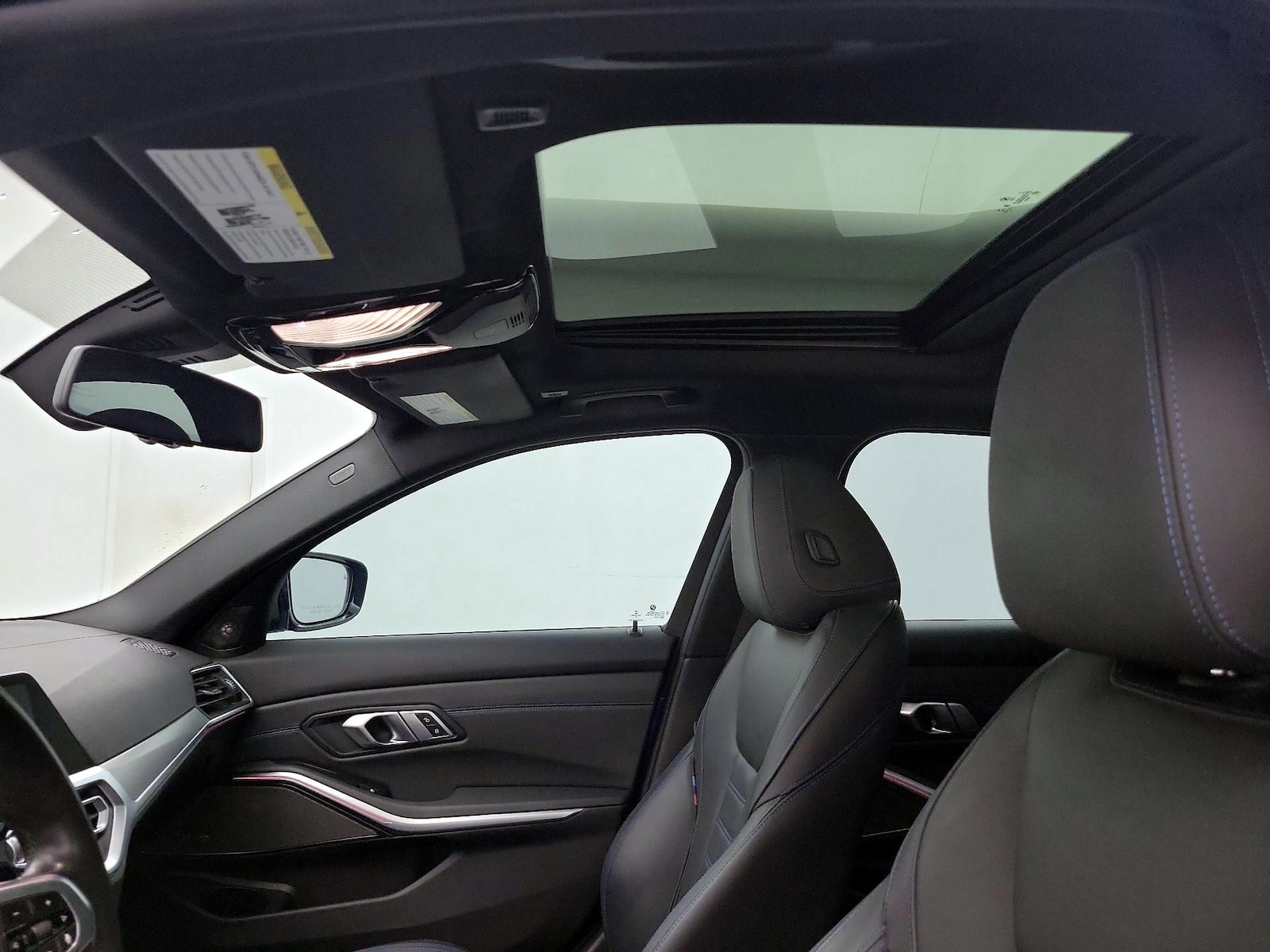 Sunroof(s) & Overhead Airbags