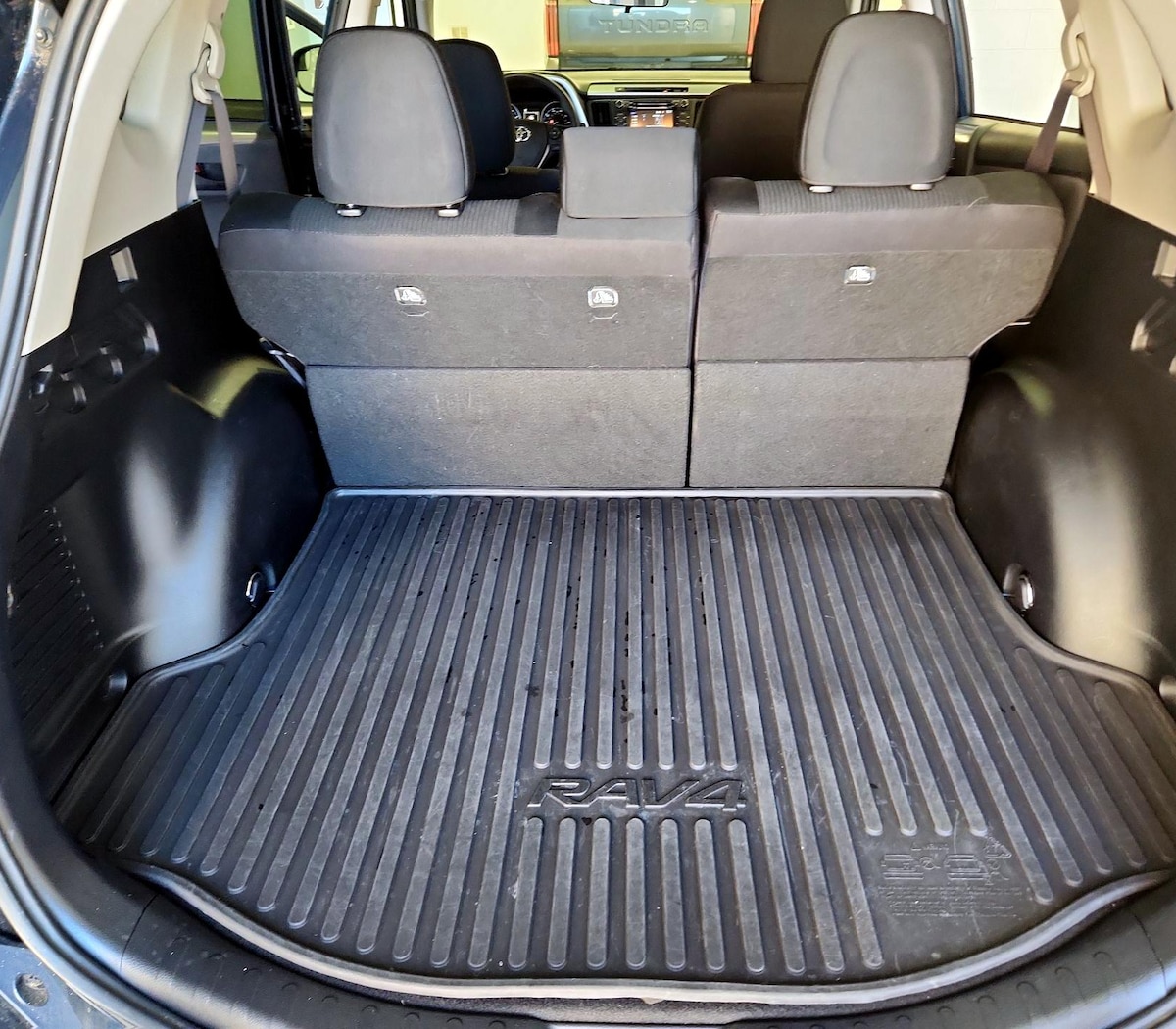 Trunk/Cargo (Seats Up)