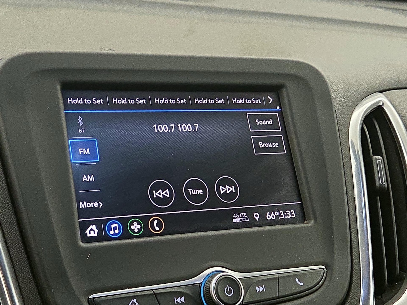 2020 Chevrolet Equinox LT - Photo 16