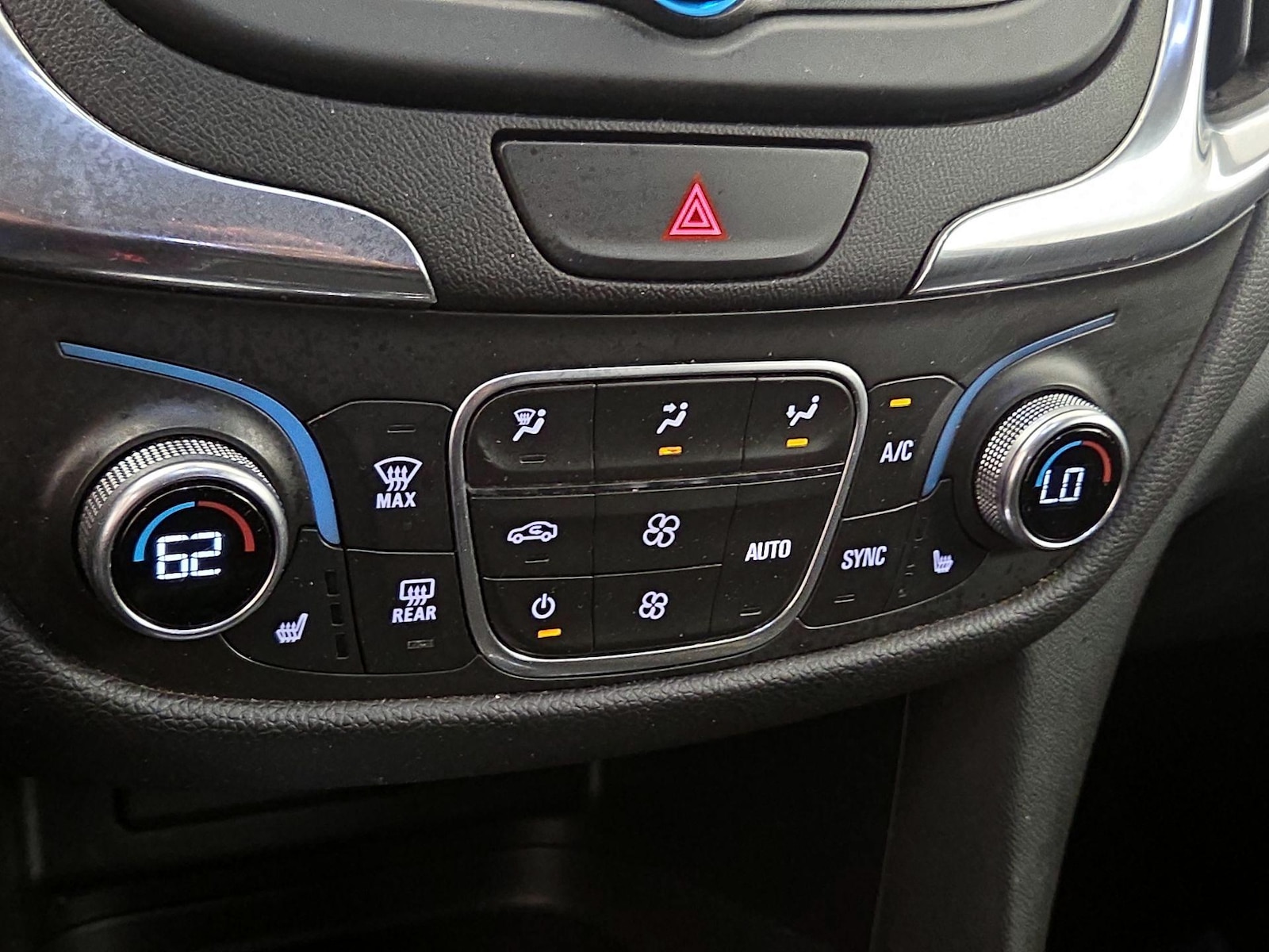 2020 Chevrolet Equinox LT - Photo 17