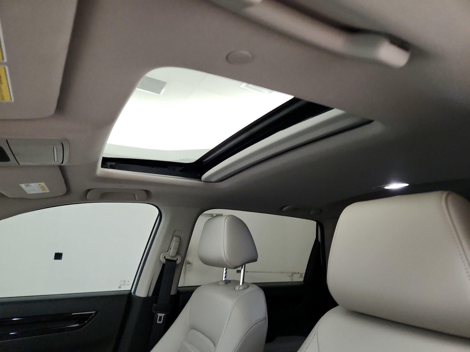 Sunroof(s) & Overhead Airbags
