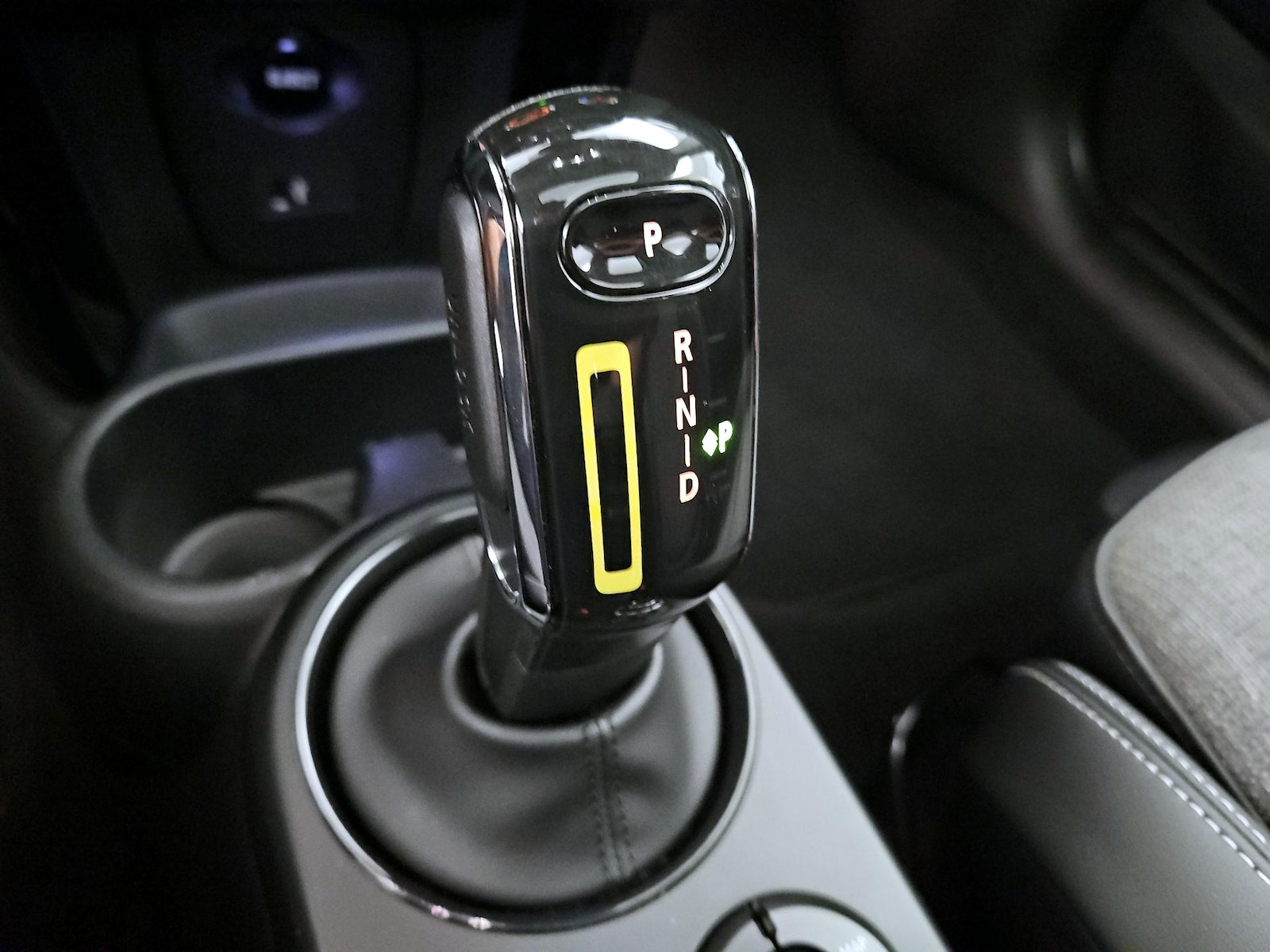 2022 MINI Hardtop 2 Door SE - Photo 19