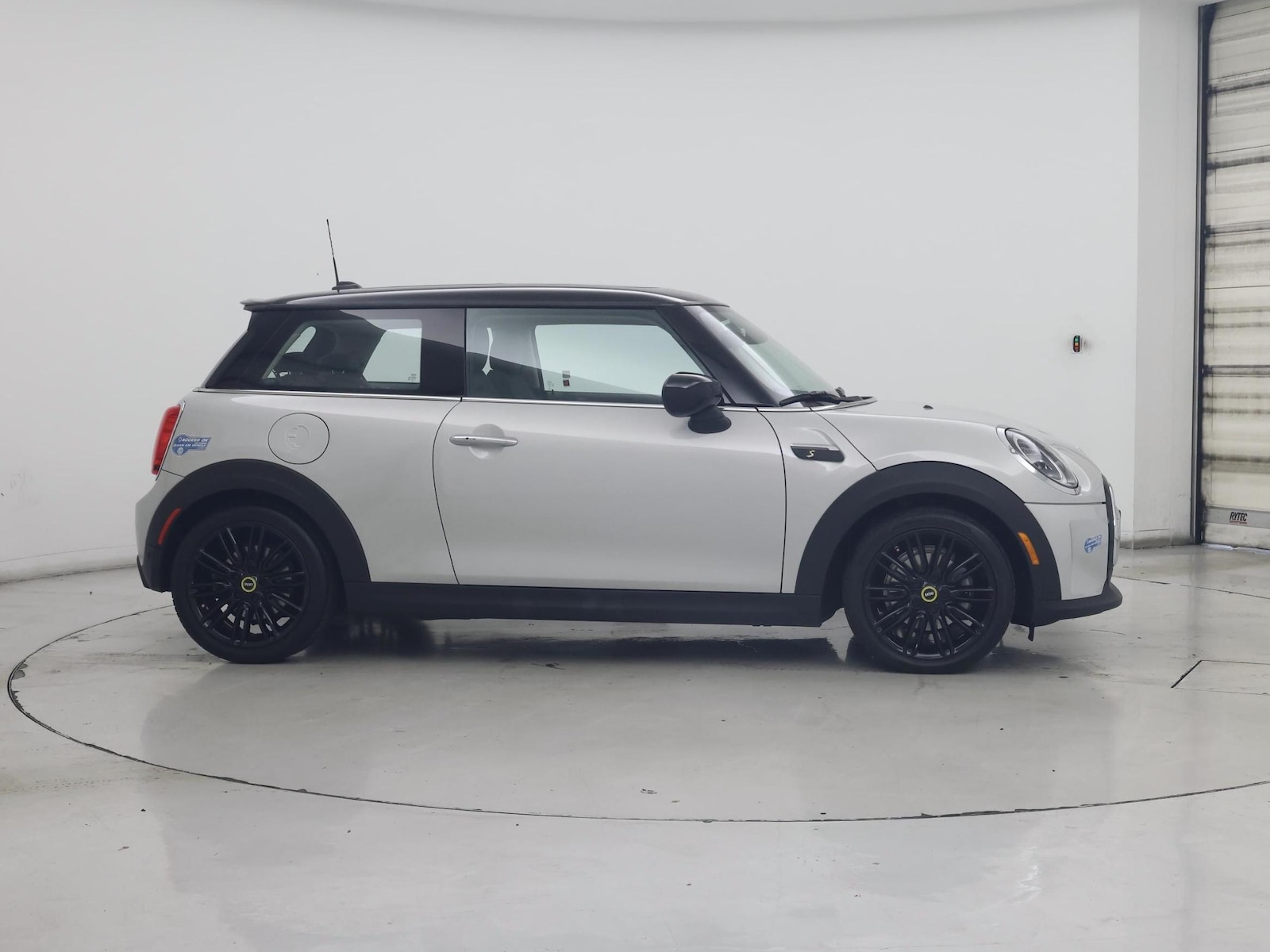 2022 MINI Hardtop 2 Door SE - Photo 8
