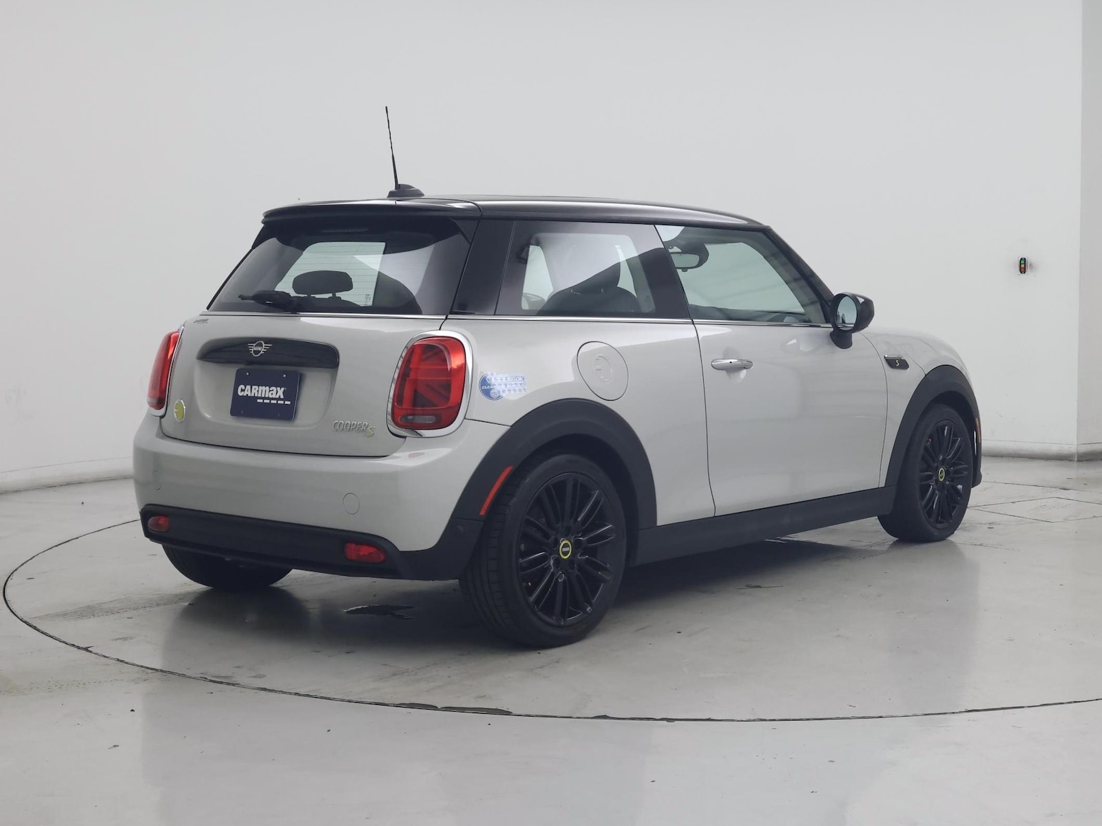 2022 MINI Hardtop 2 Door SE - Photo 9