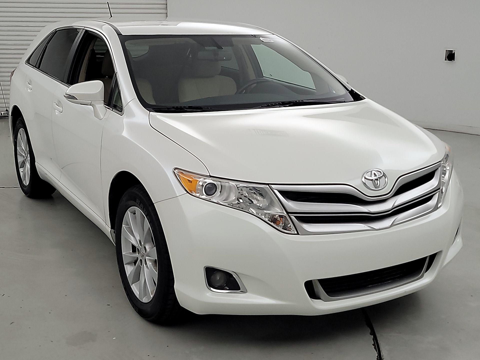 White 2015 Toyota Venza SUV / Crossover Front-Wheel Drive Automatic