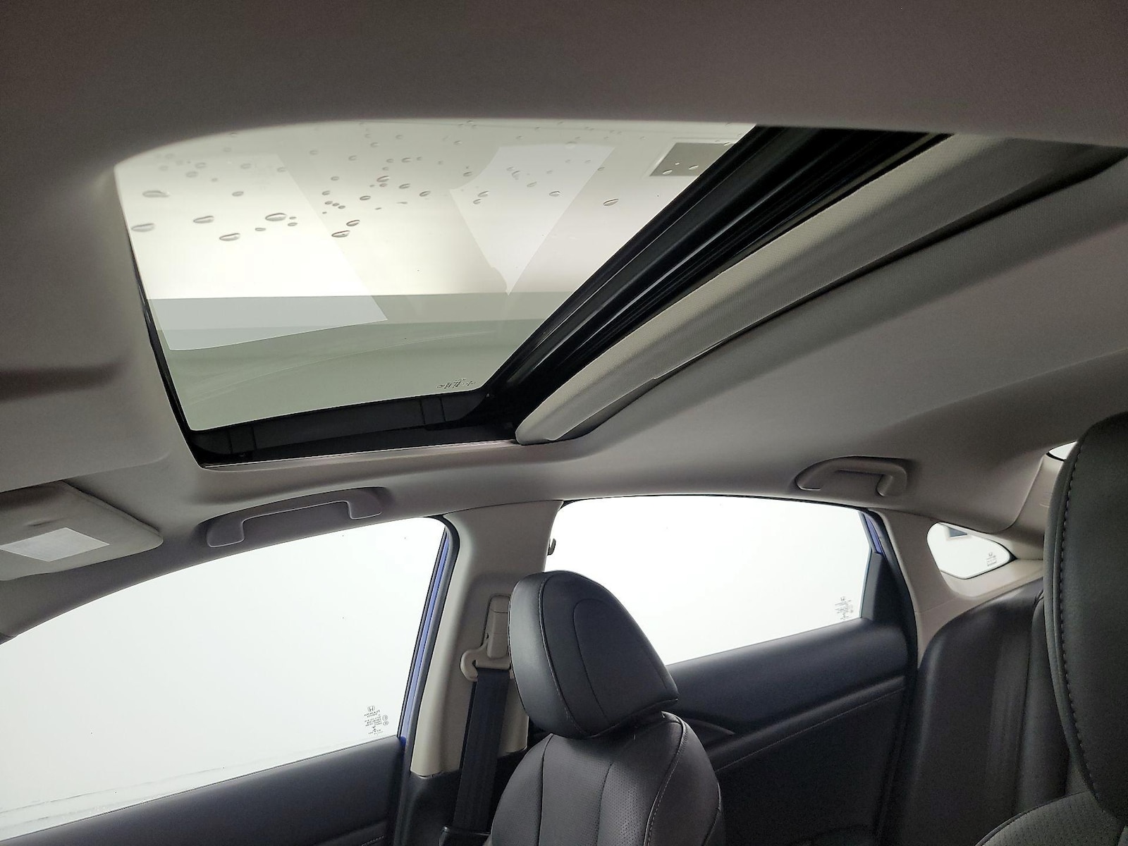 Sunroof(s) & Overhead Airbags