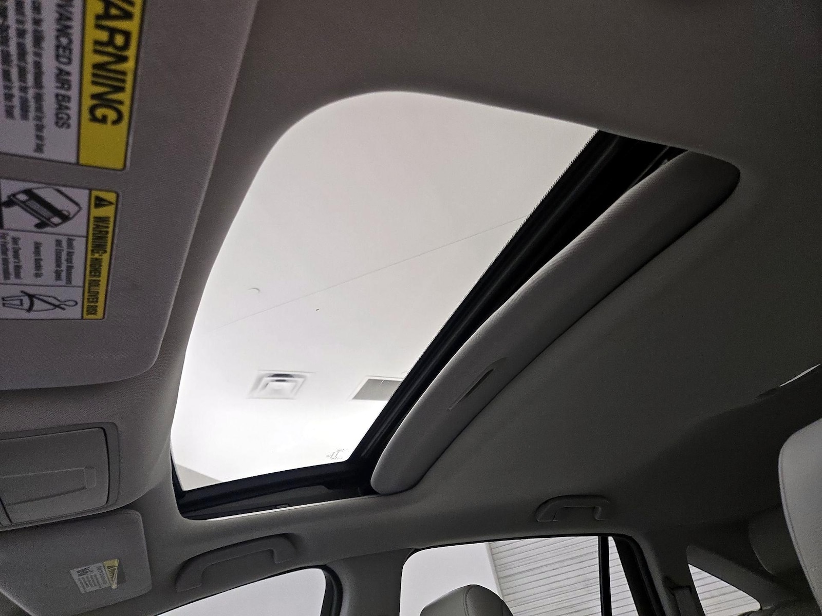 Sunroof(s) & Overhead Airbags