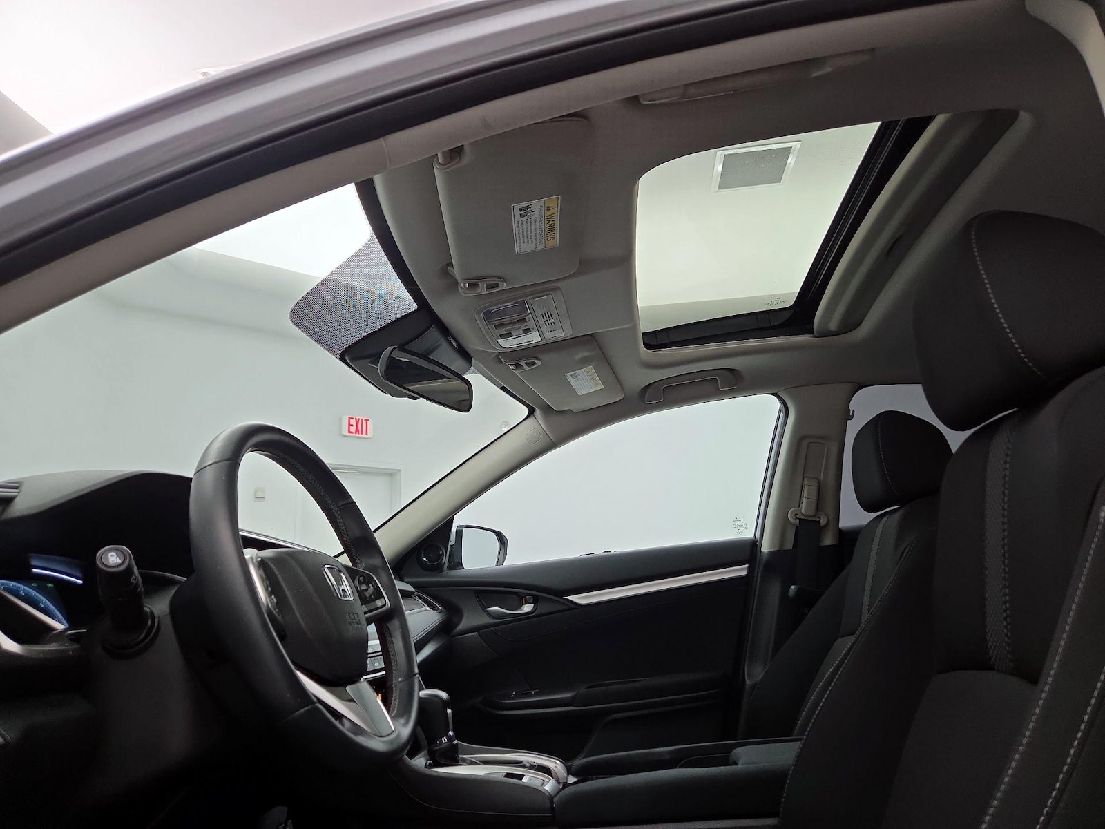 Sunroof(s) & Overhead Airbags