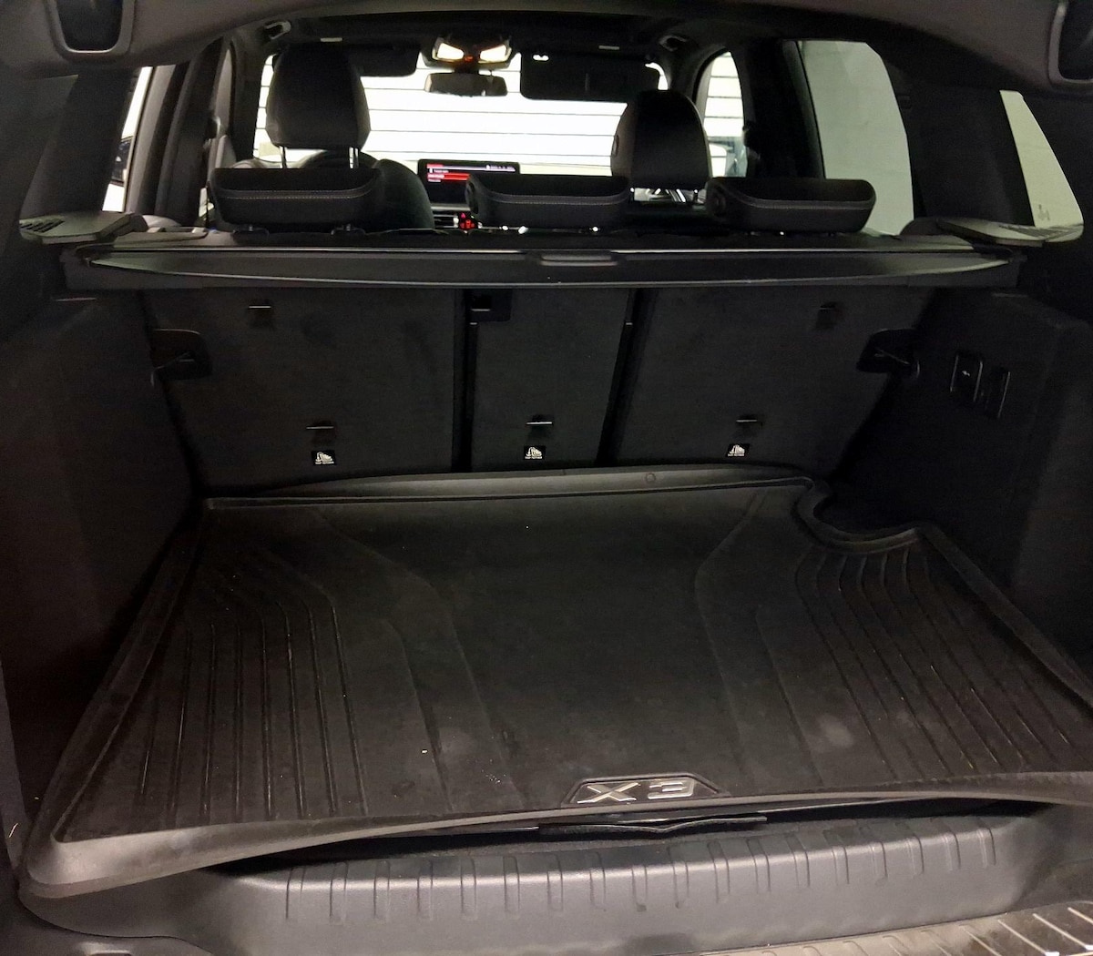 Trunk/Cargo (Seats Up)