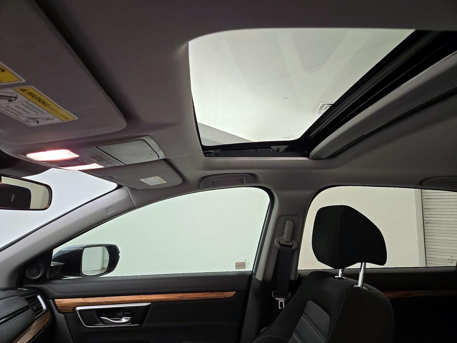 Sunroof(s) & Overhead Airbags