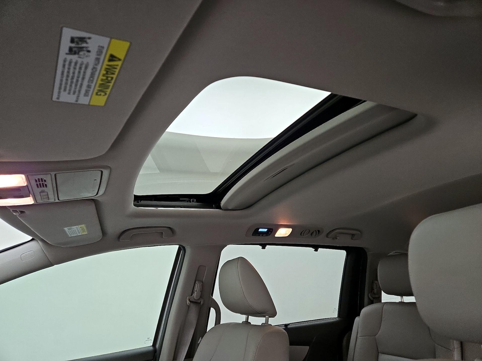 Sunroof(s) & Overhead Airbags