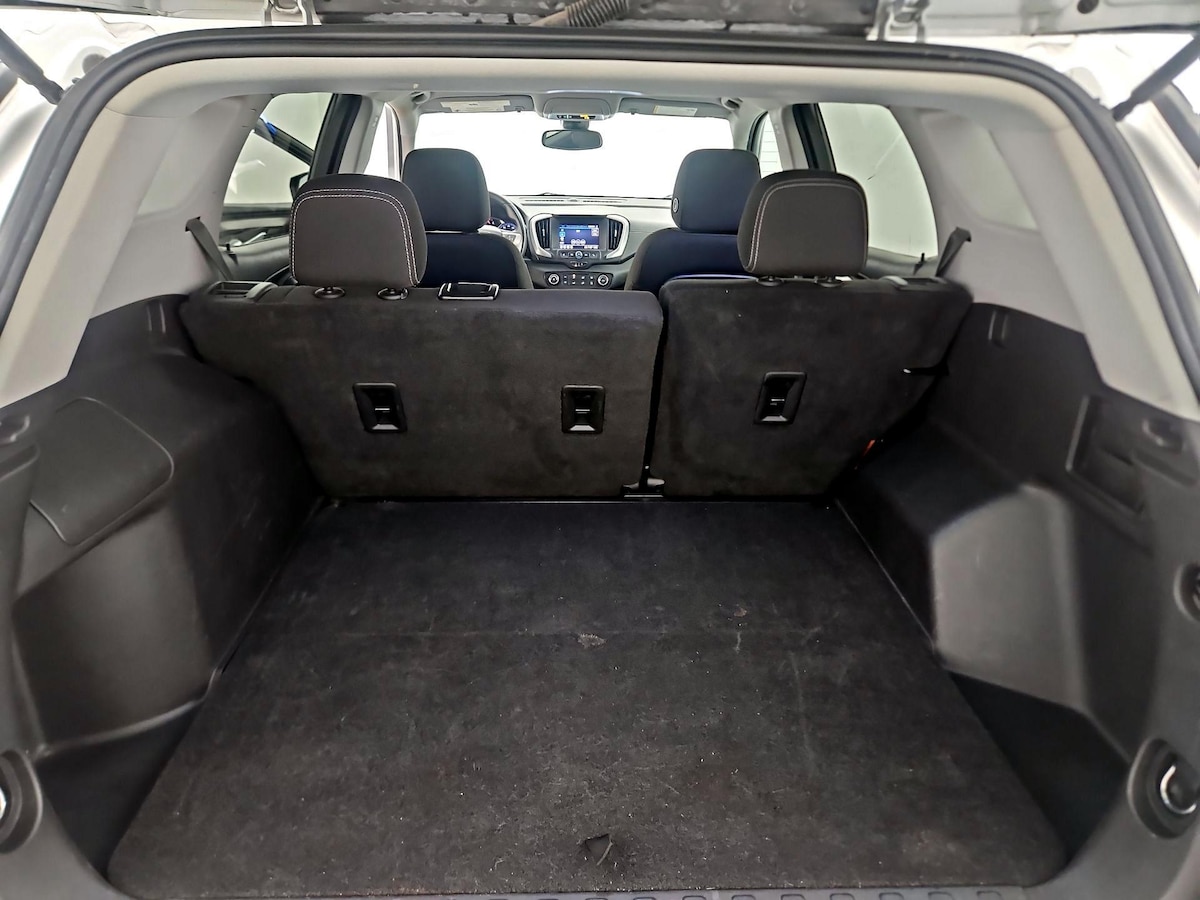 Trunk/Cargo (Seats Up)