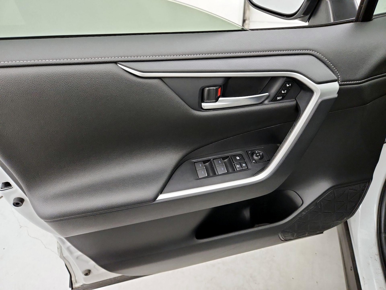 2024 Toyota RAV4 Limited - Photo 13