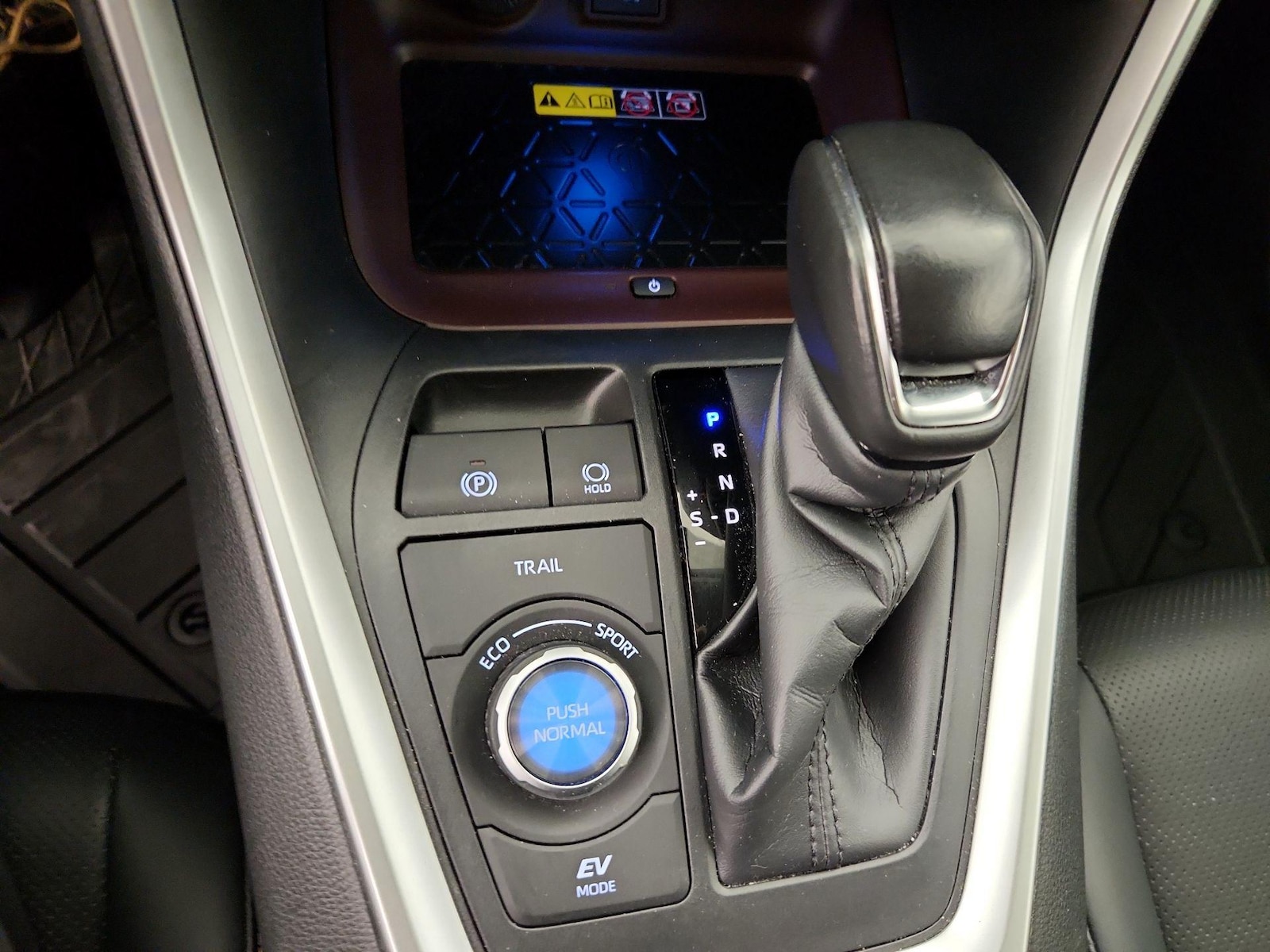 2024 Toyota RAV4 Limited - Photo 18