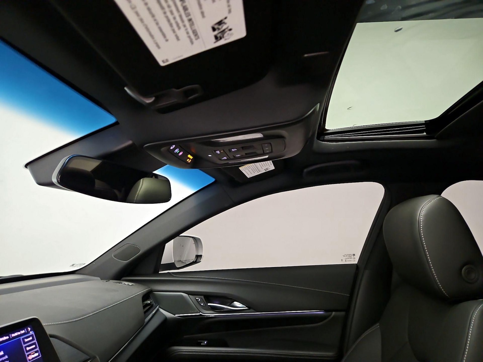 Sunroof(s) & Overhead Airbags