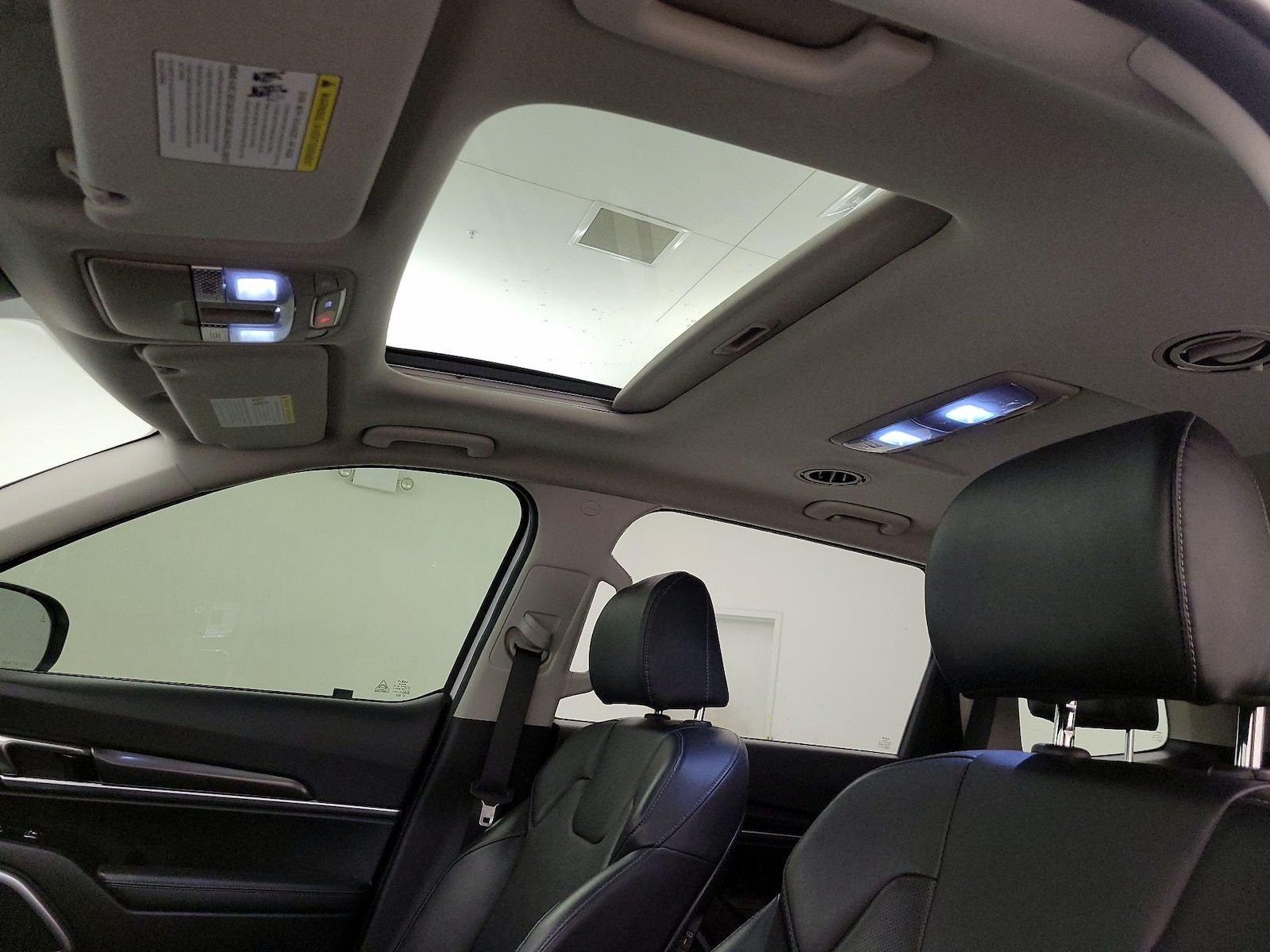 Sunroof(s) & Overhead Airbags