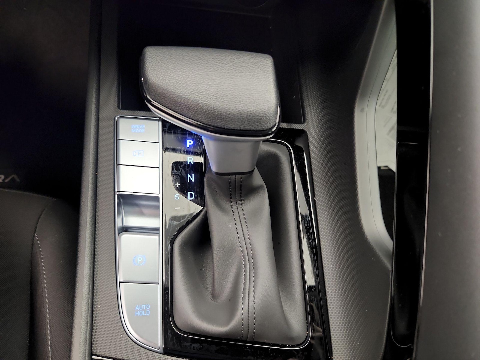 2026 Hyundai Elantra Blue - Photo 18