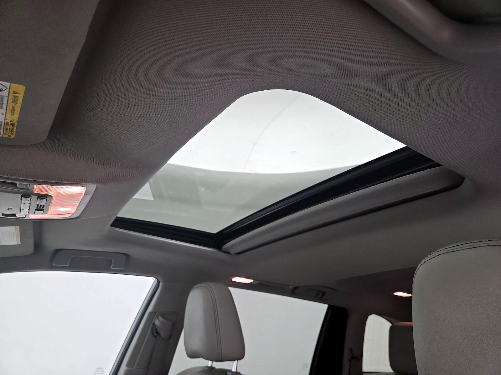 Sunroof(s) & Overhead Airbags