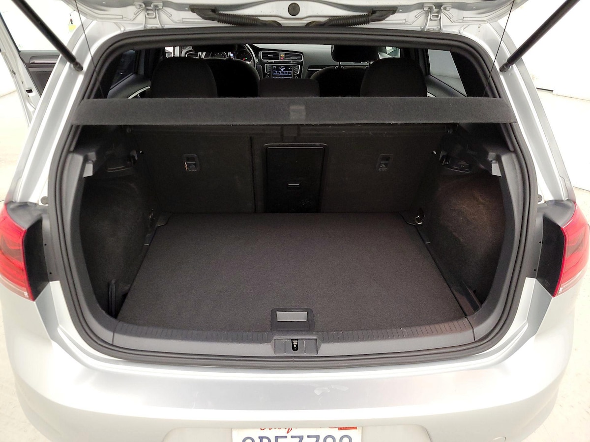 Trunk/Cargo (Seats Up)