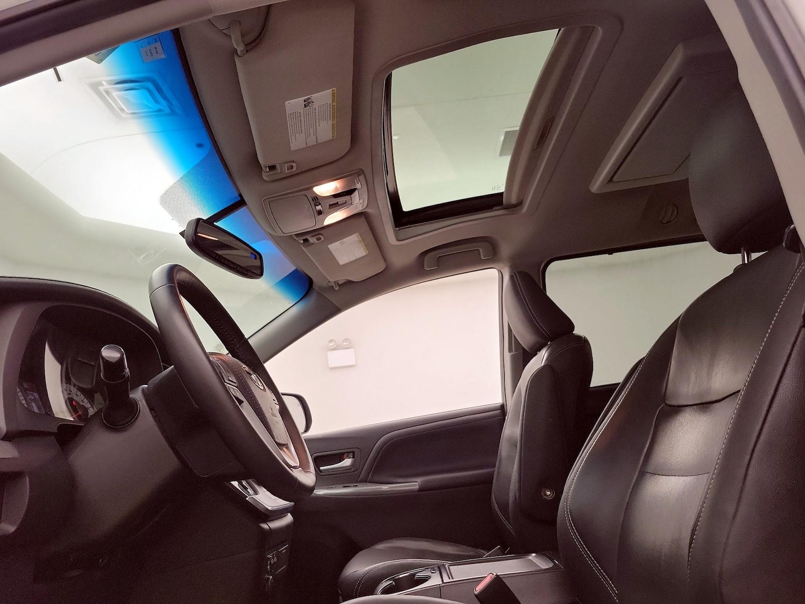 Sunroof(s) & Overhead Airbags