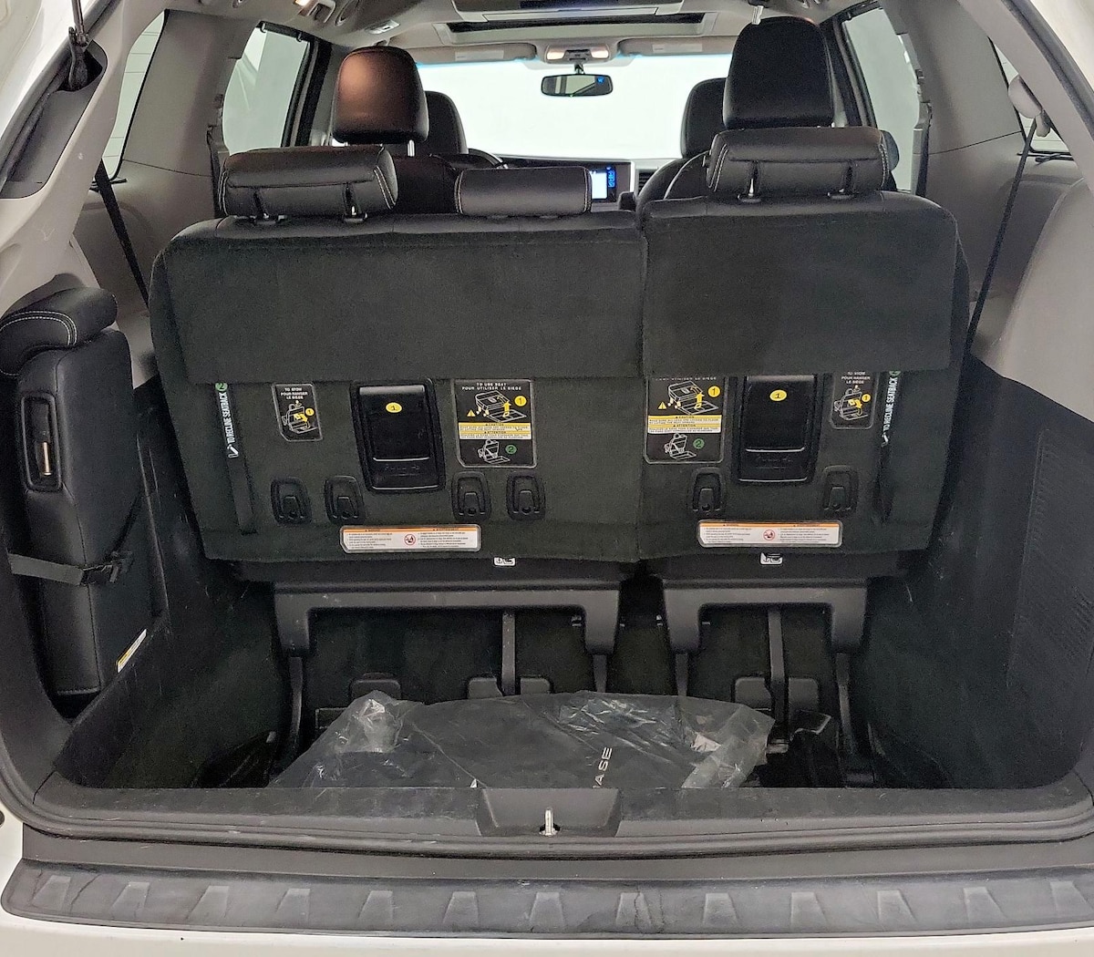 Trunk/Cargo (Seats Up)