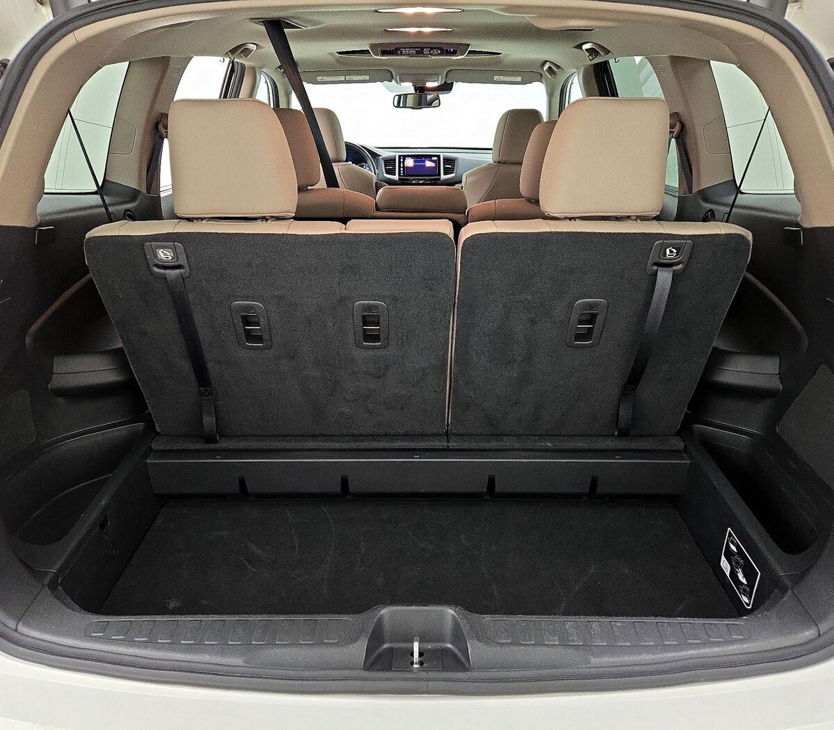 Trunk/Cargo (Seats Up)