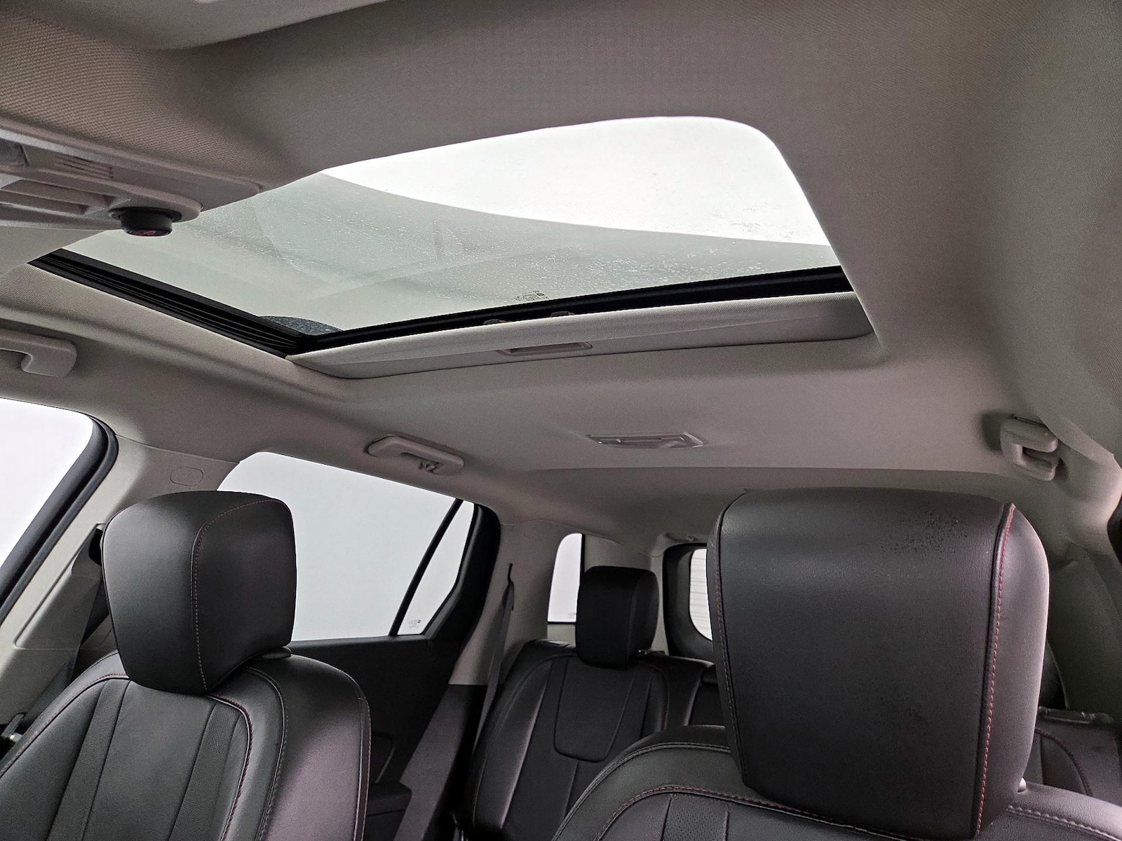 Sunroof(s) & Overhead Airbags