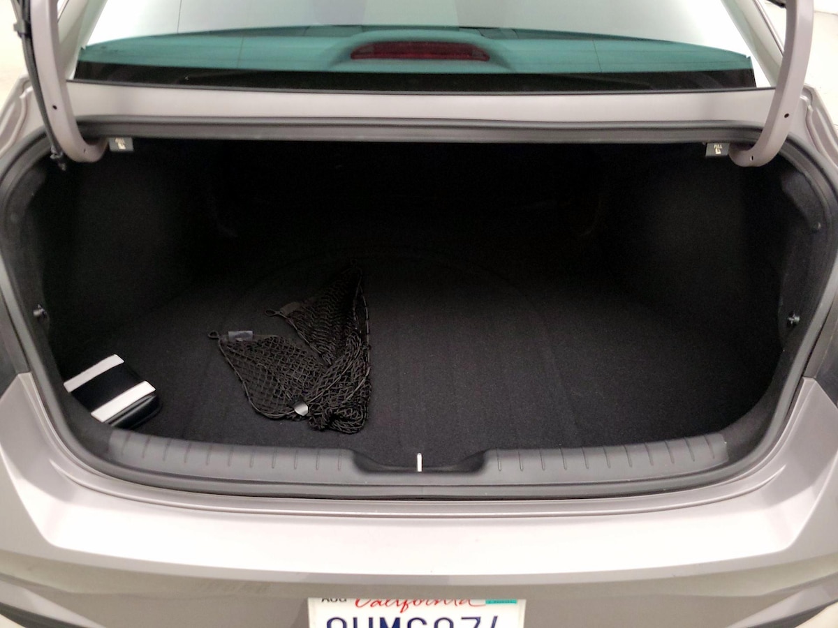 Trunk/Cargo (Seats Up)