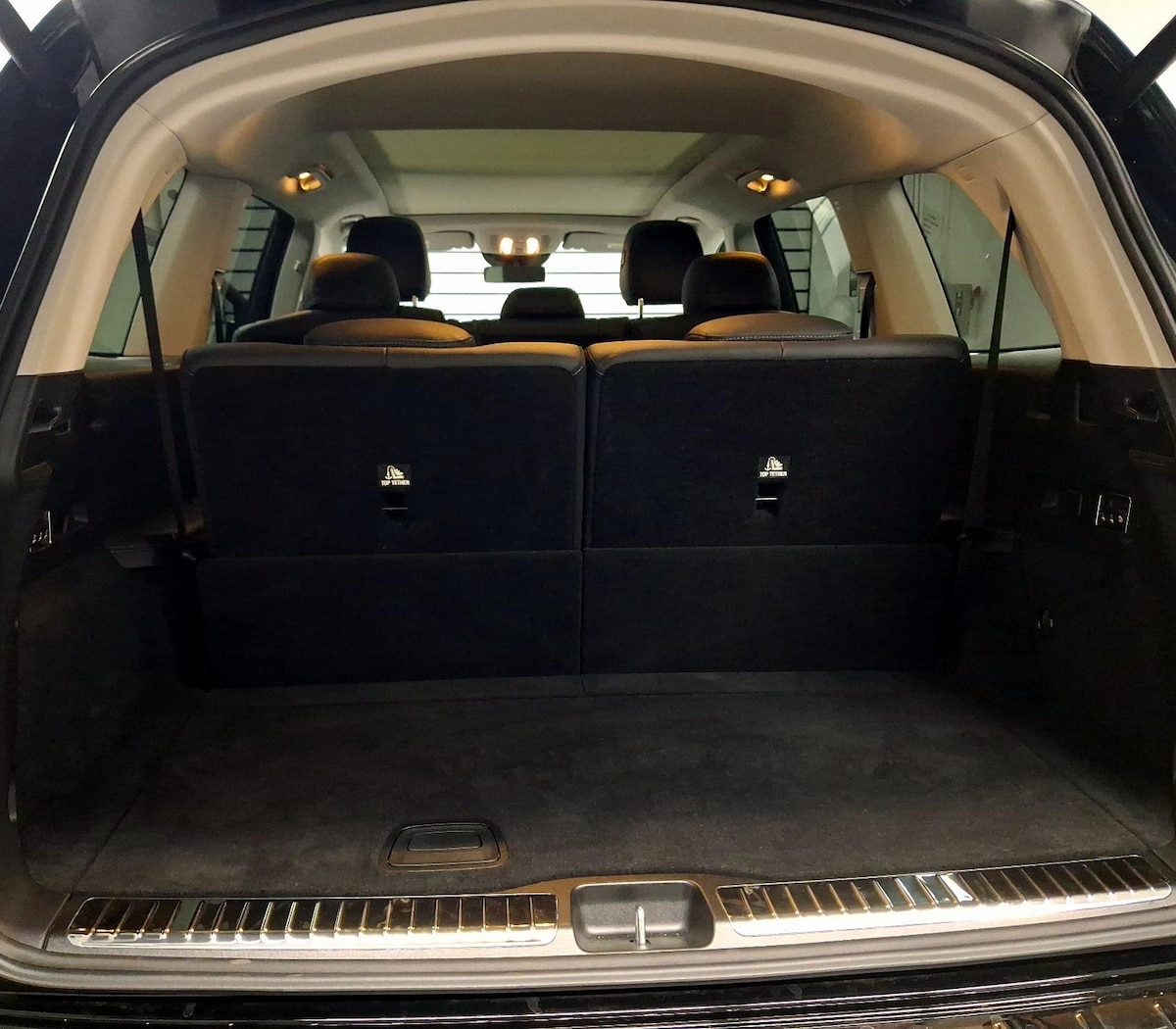 Trunk/Cargo (Seats Up)