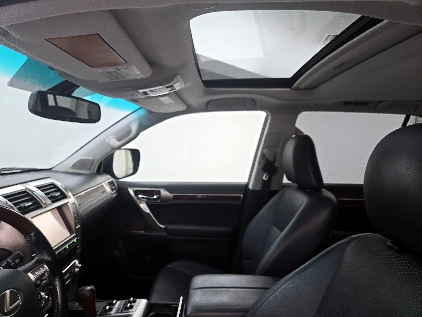 Sunroof(s) & Overhead Airbags